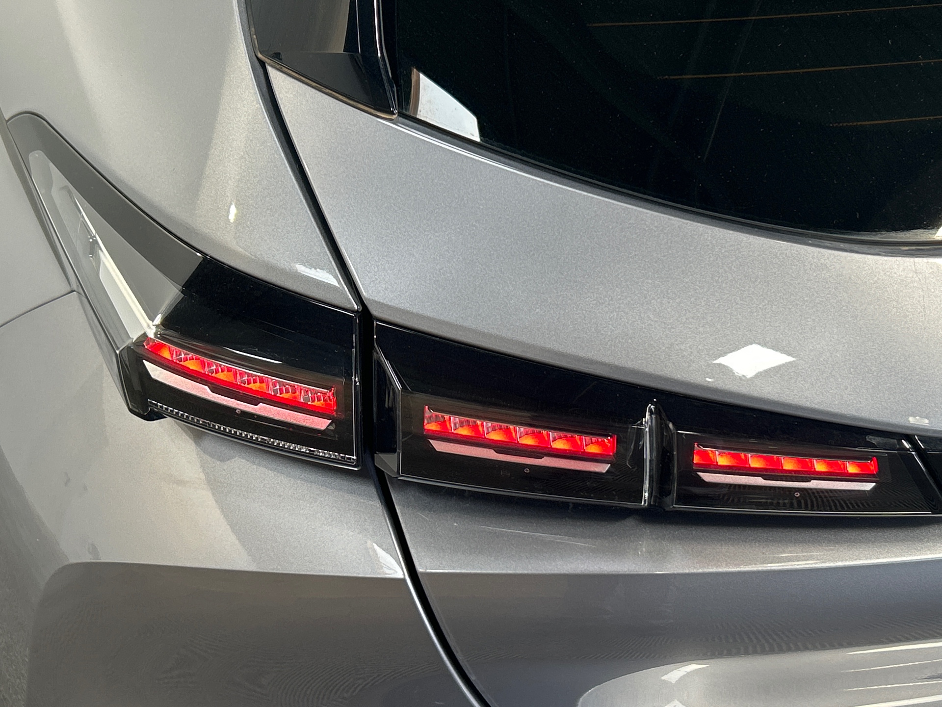 PEUGEOT 308 Hybrid 136 e-DCS6 Allure