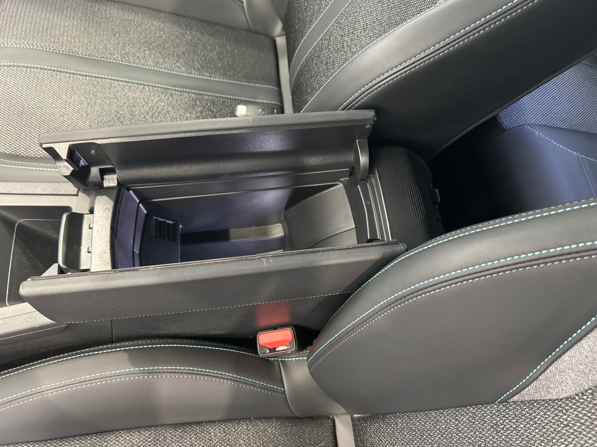PEUGEOT 308 Hybrid 136 e-DCS6 Allure