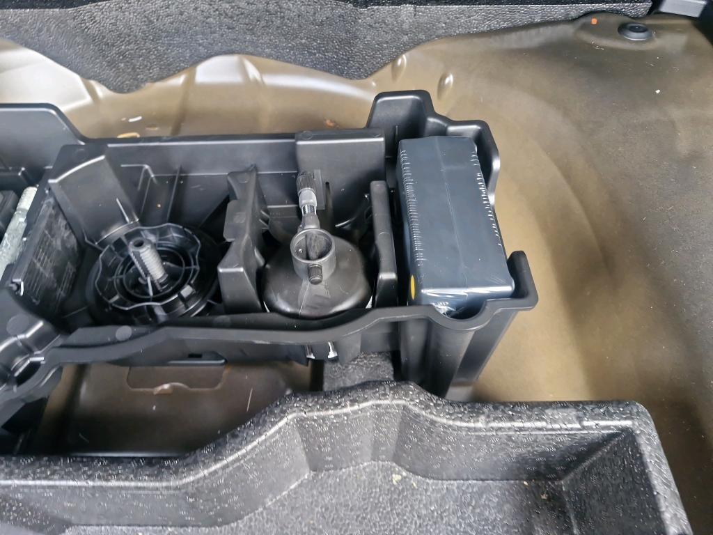 PEUGEOT 2008 BlueHDi 130 S&S EAT8 Allure