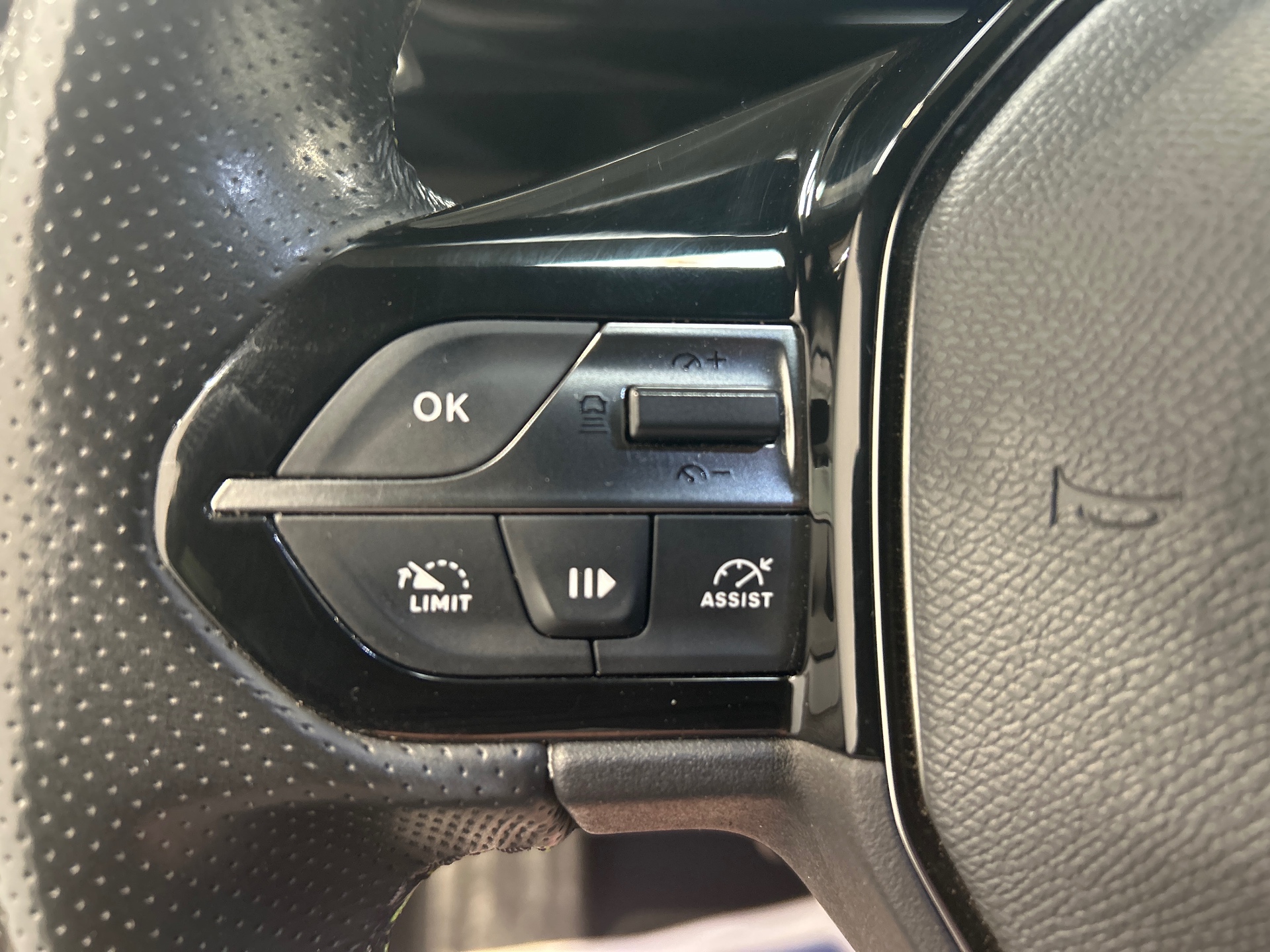PEUGEOT 308 PHEV 225 e-EAT8 GT Pack