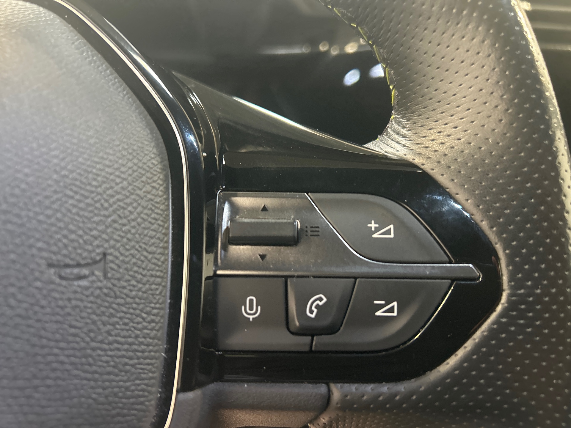 PEUGEOT 308 PHEV 225 e-EAT8 GT Pack