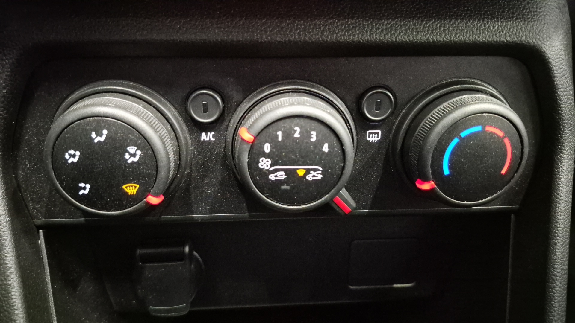 DACIA SANDERO Stepway Expression TCe 90