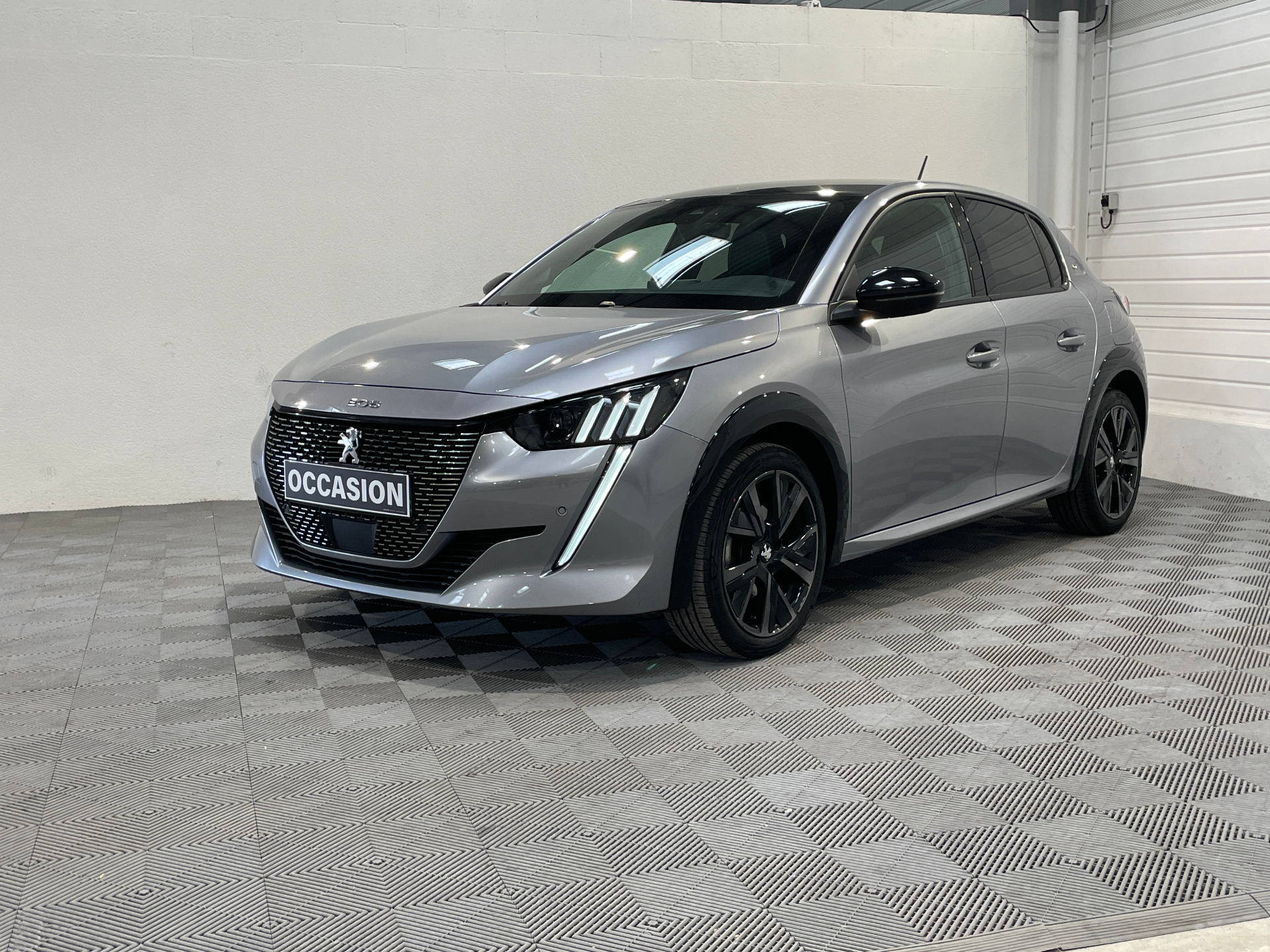 PEUGEOT 208 PureTech 100 S&S BVM6 GT