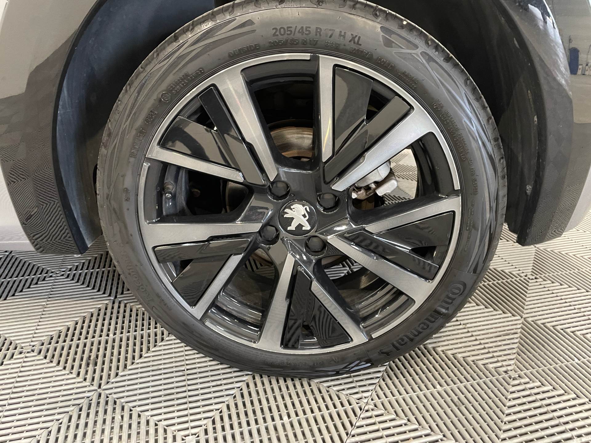 PEUGEOT 208 PureTech 100 S&S BVM6 GT