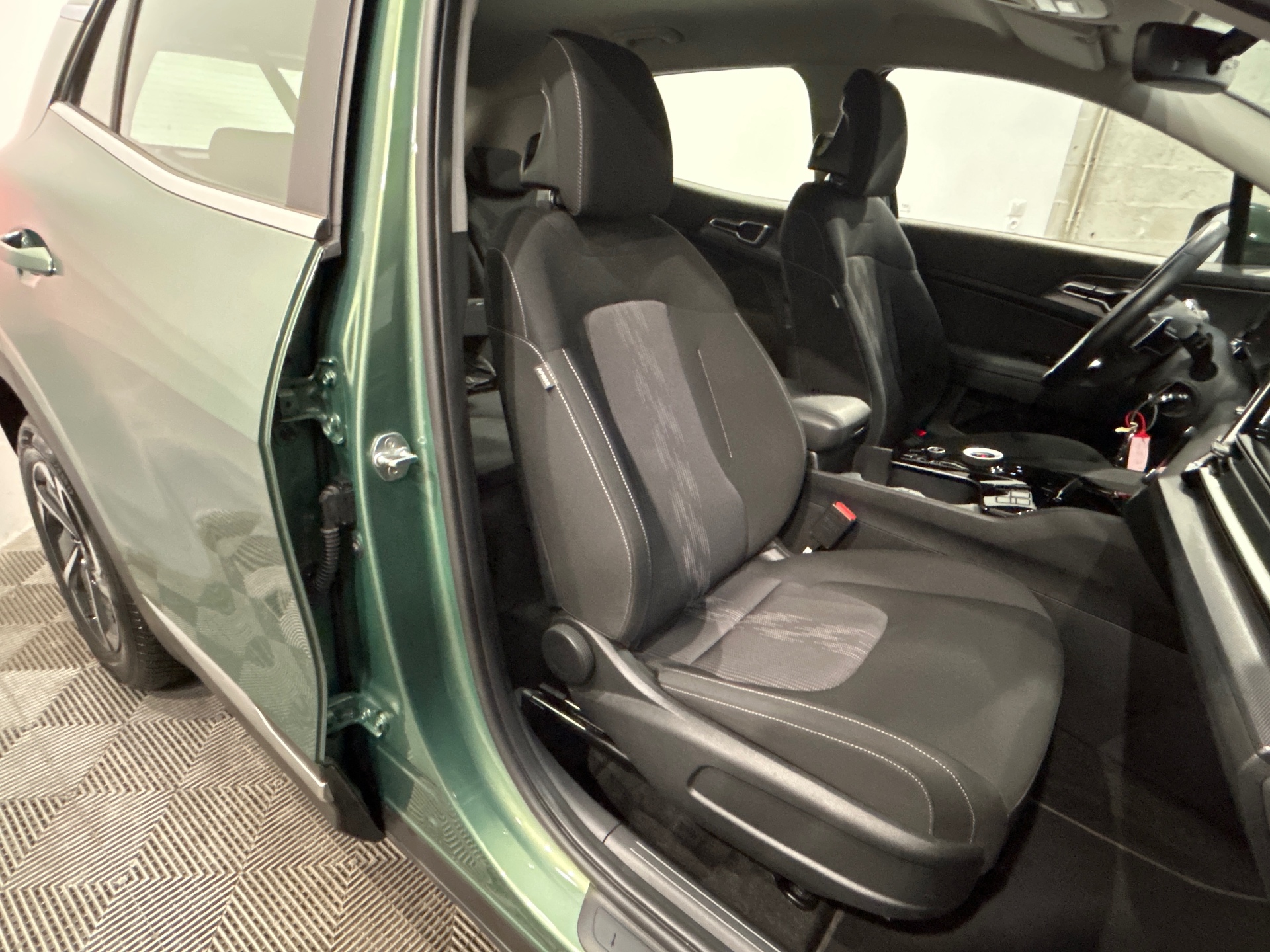KIA SPORTAGE 1.6 T-GDi 230ch ISG Hybride BVA6 4x2 Active Business