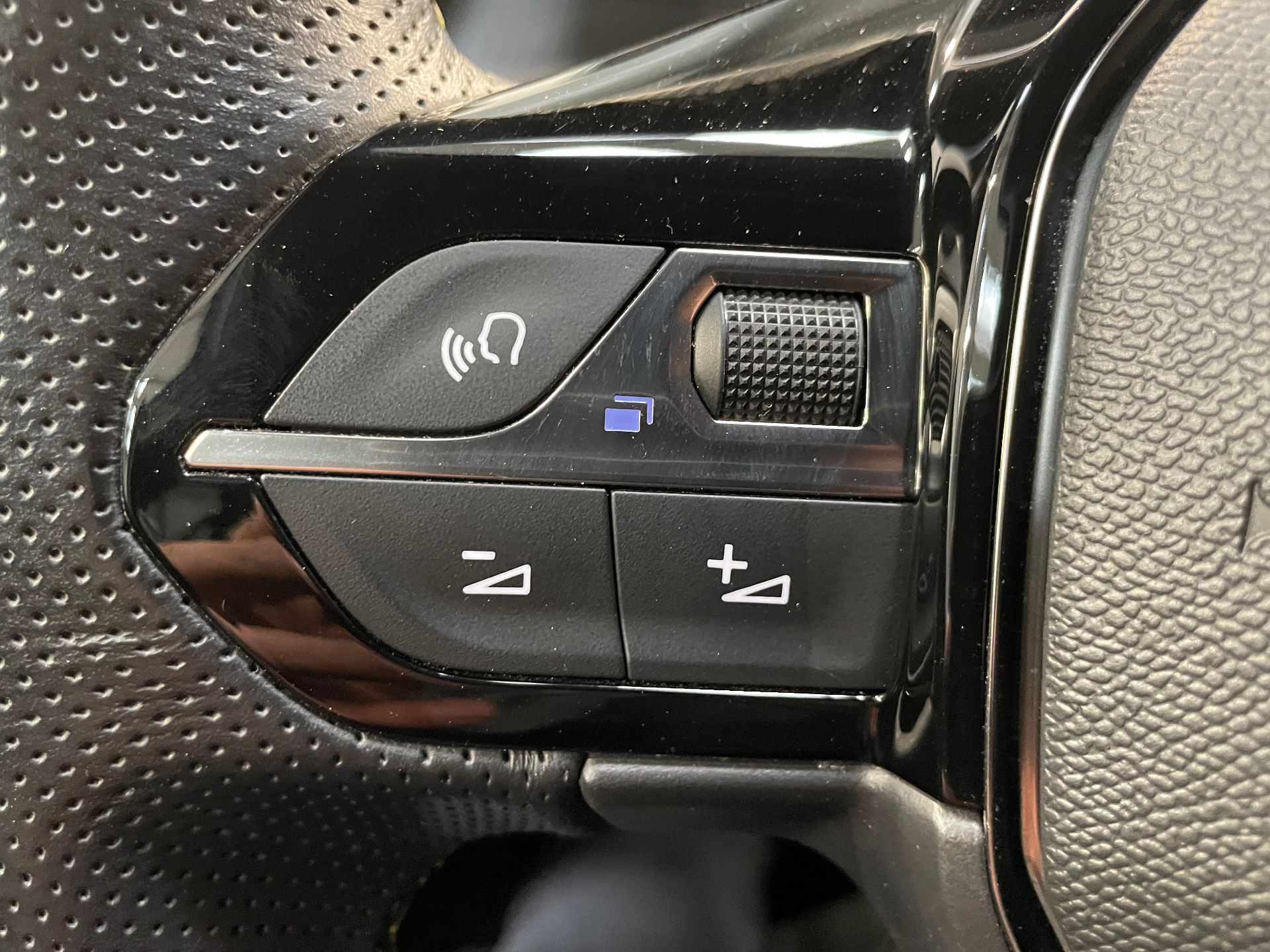 PEUGEOT 208 PureTech 100 S&S BVM6 GT