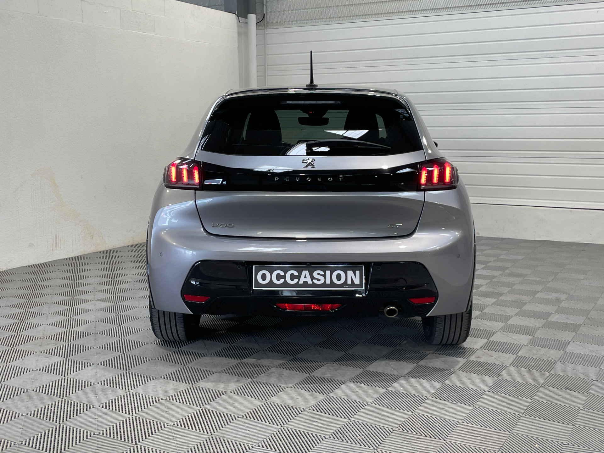 PEUGEOT 208 PureTech 100 S&S BVM6 GT