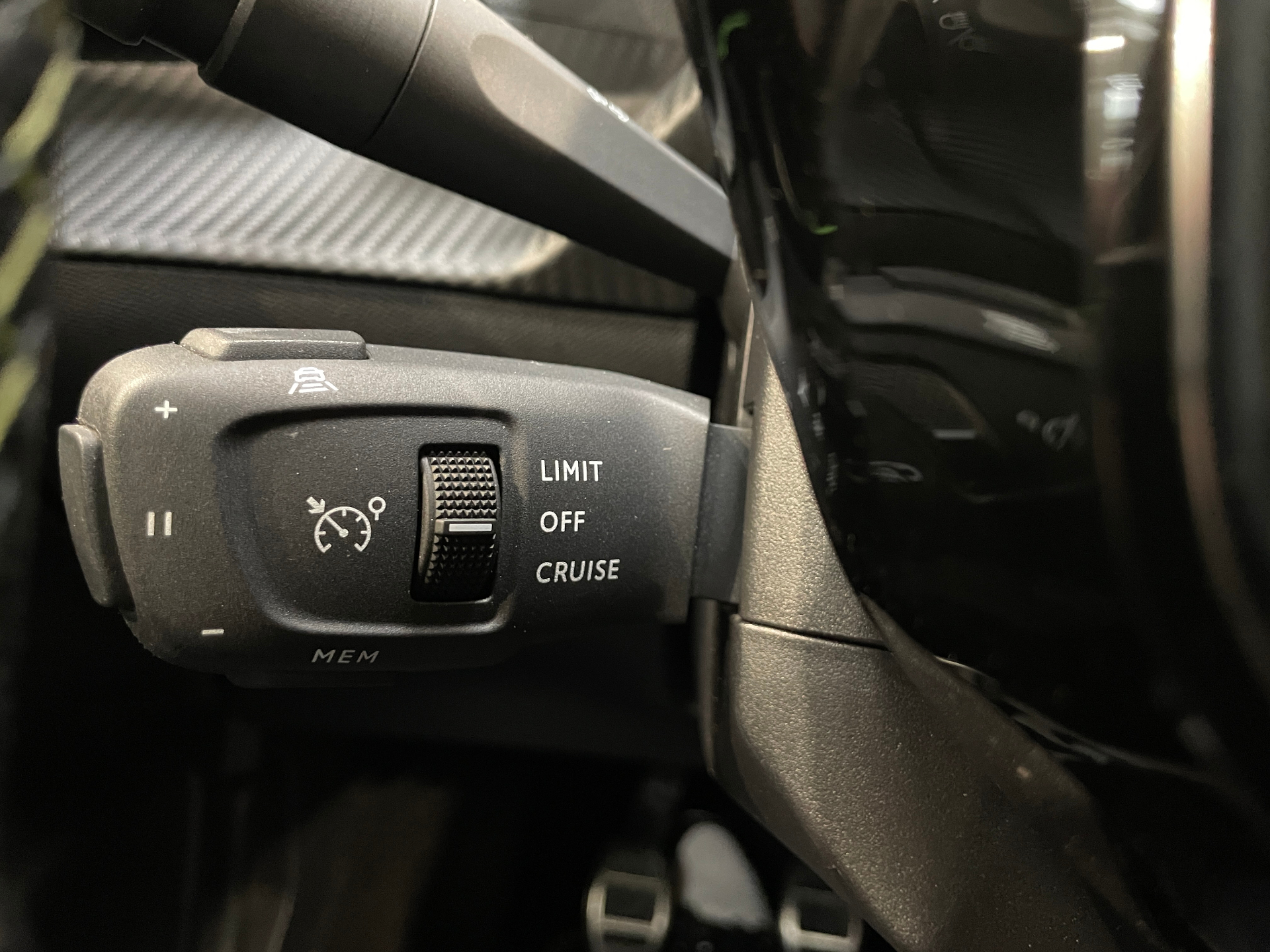 PEUGEOT 208 PureTech 100 S&S BVM6 GT