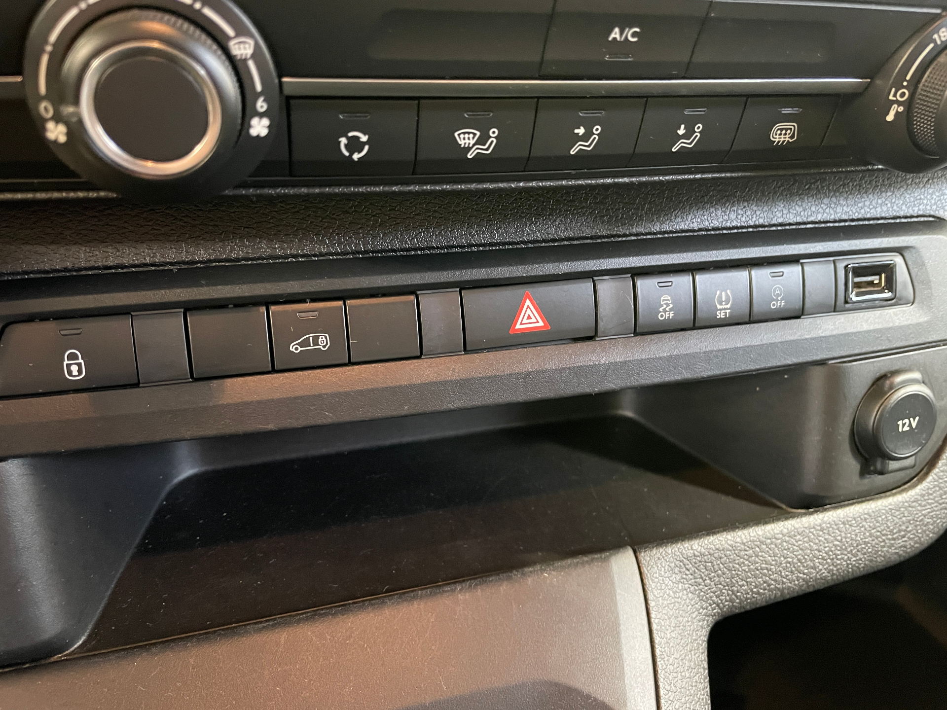 PEUGEOT EXPERT FOURGON FGN M DIESEL 120 CH MANUELLE