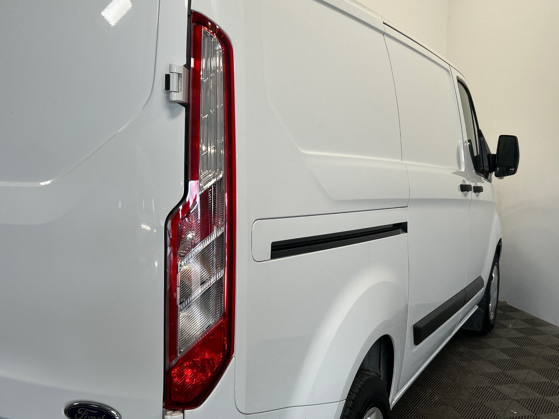 FORD TRANSIT CUSTOM Fg 280 L1H1 2.0 EcoBlue 130 Trend Business