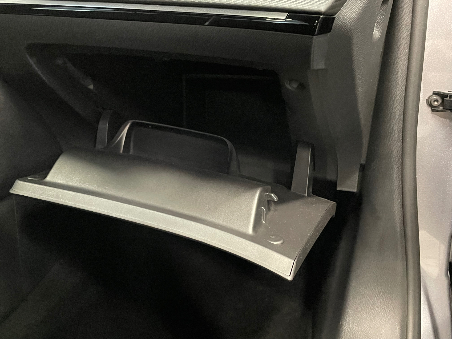 PEUGEOT 2008 STYLE HYBRID 145 CH E-DCS6