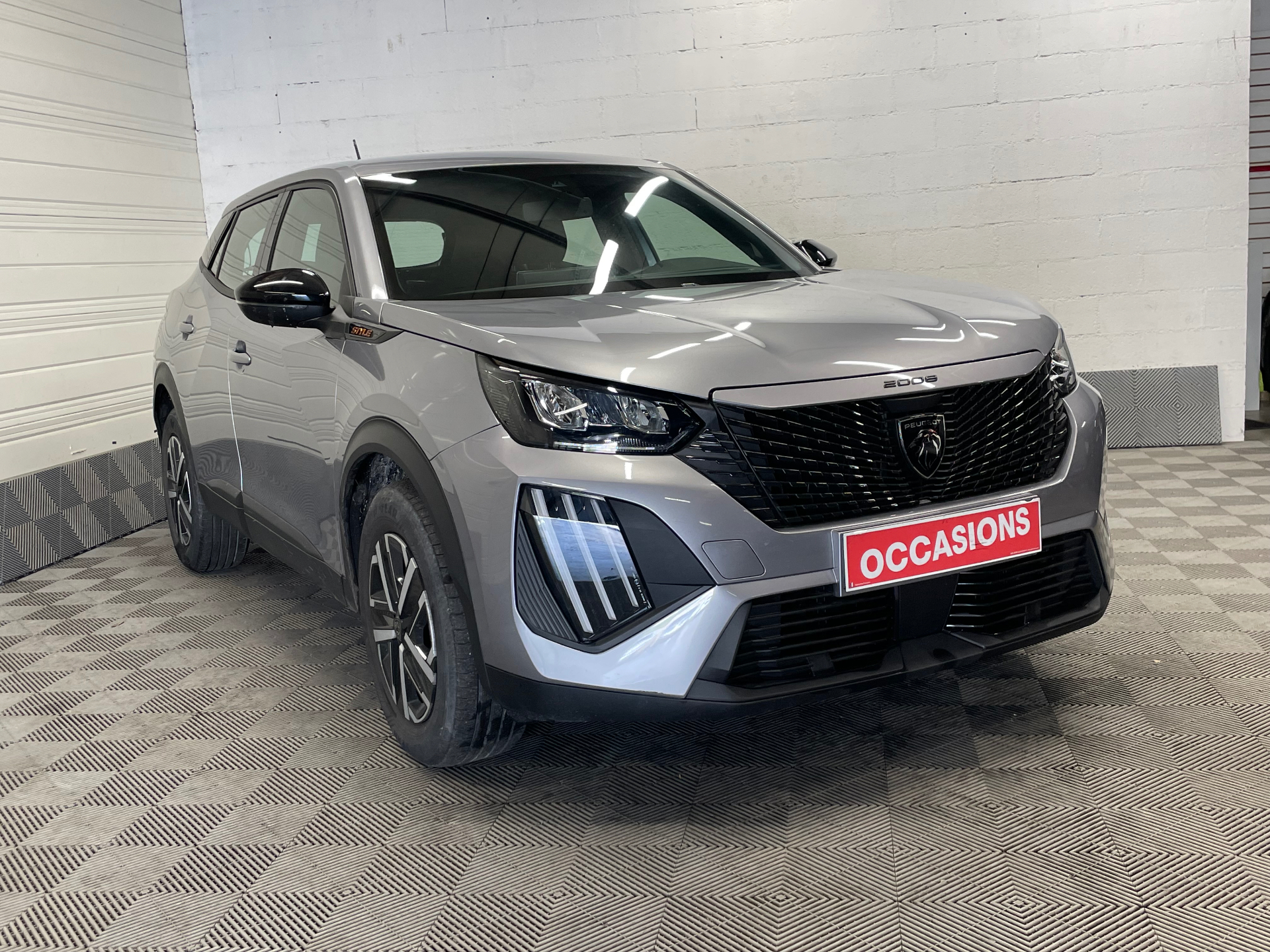 PEUGEOT 2008 STYLE HYBRID 145 CH E-DCS6