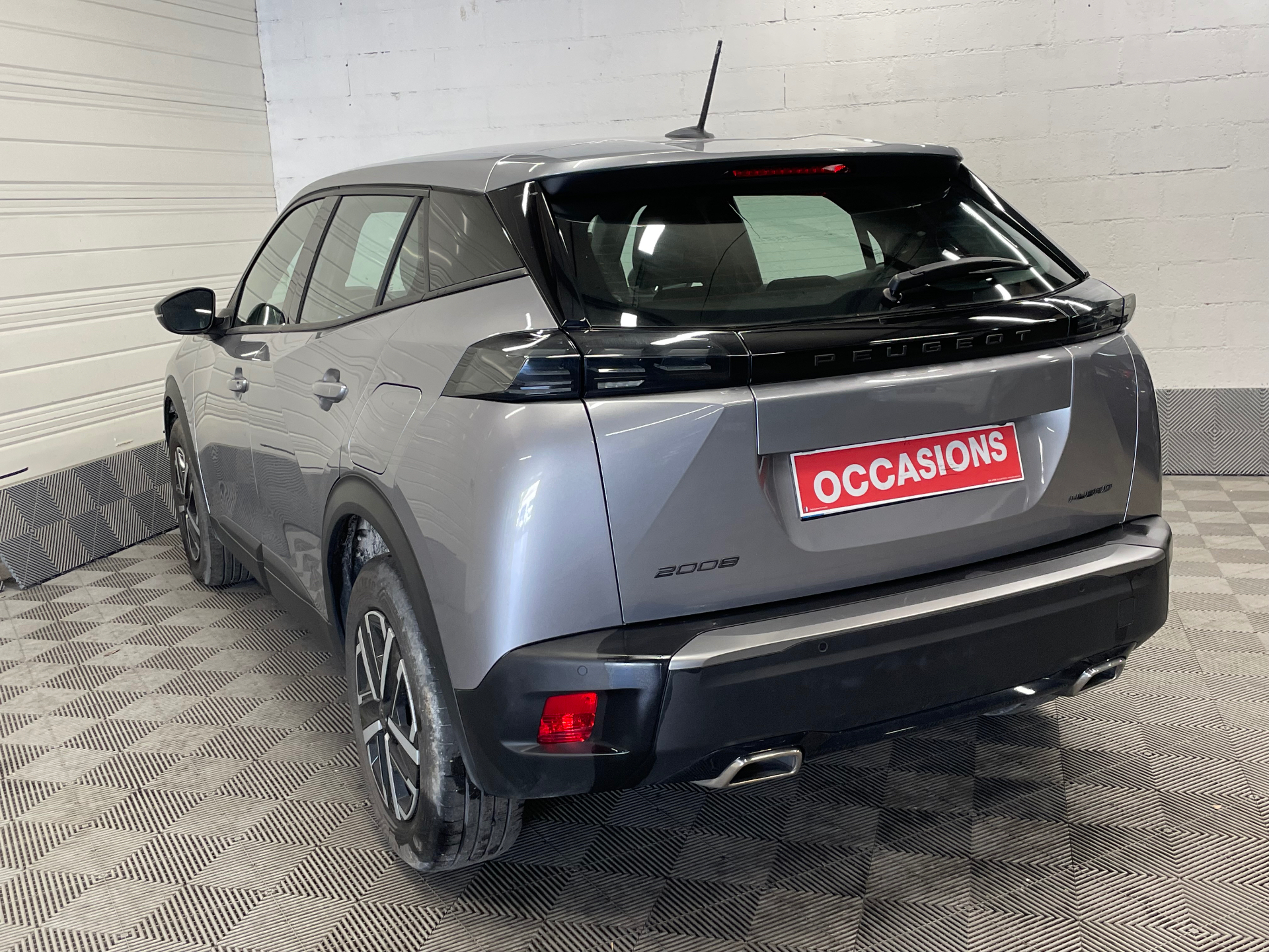 PEUGEOT 2008 STYLE HYBRID 145 CH E-DCS6