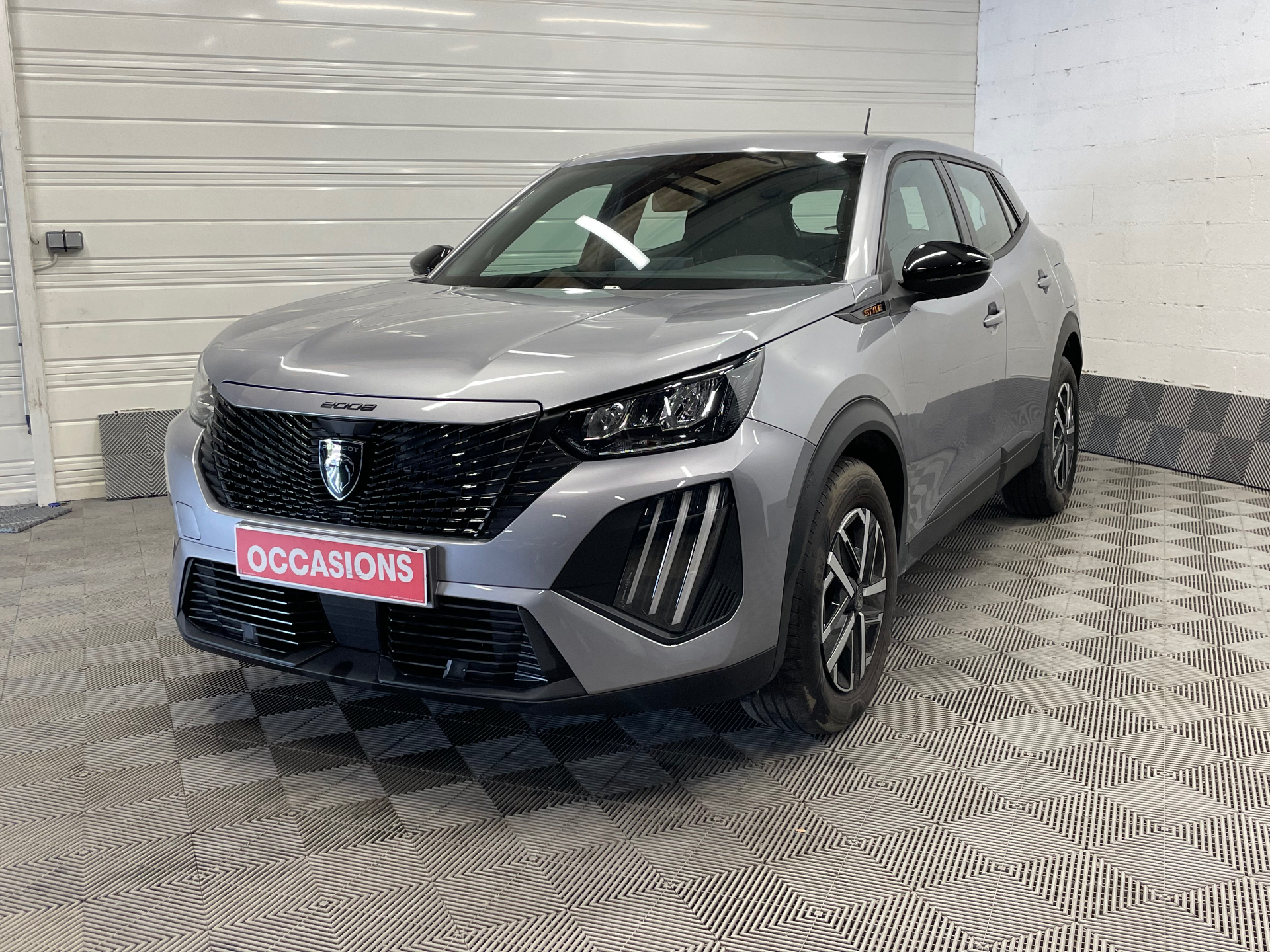 PEUGEOT 2008 STYLE HYBRID 145 CH E-DCS6