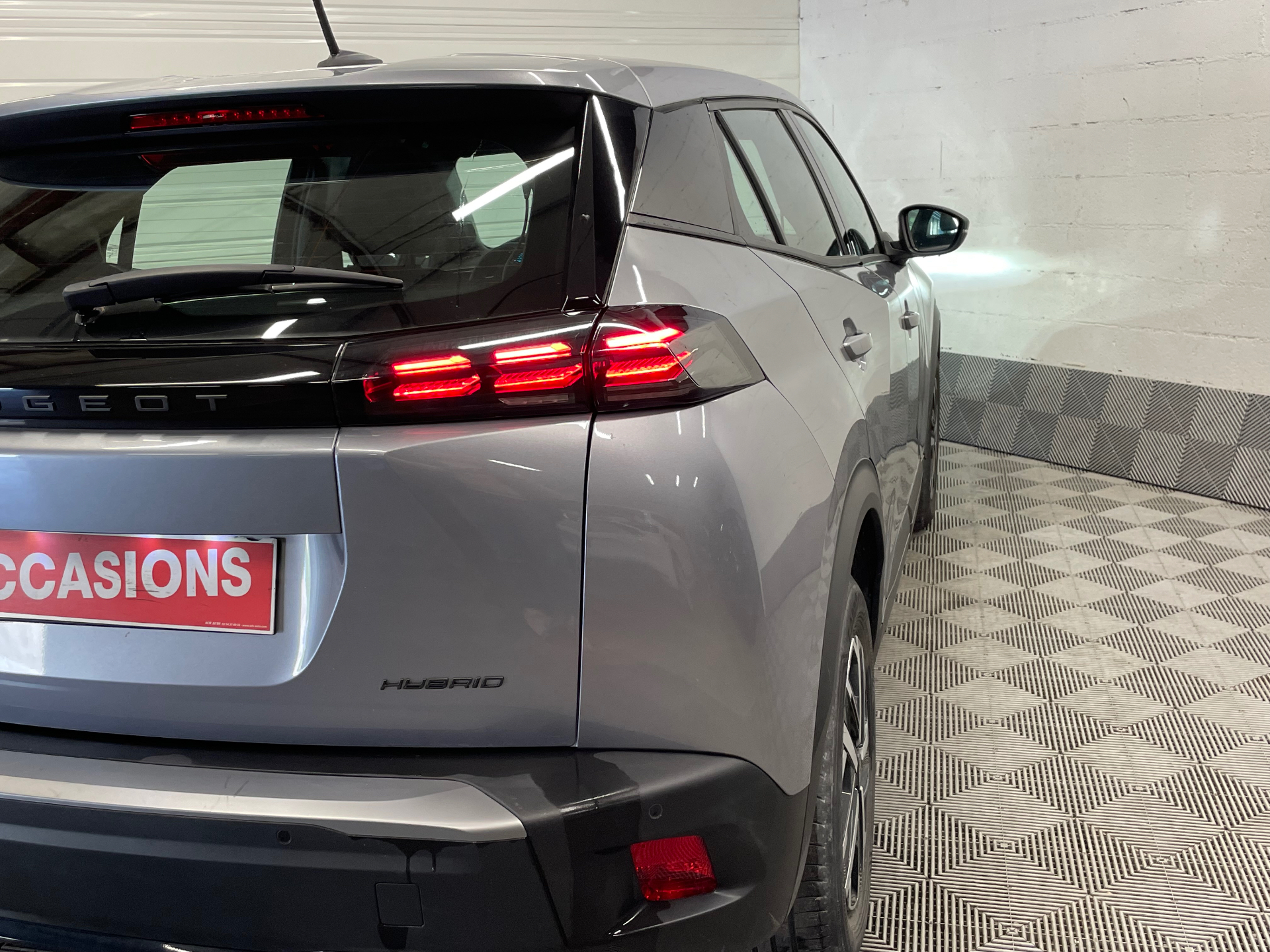 PEUGEOT 2008 STYLE HYBRID 145 CH E-DCS6
