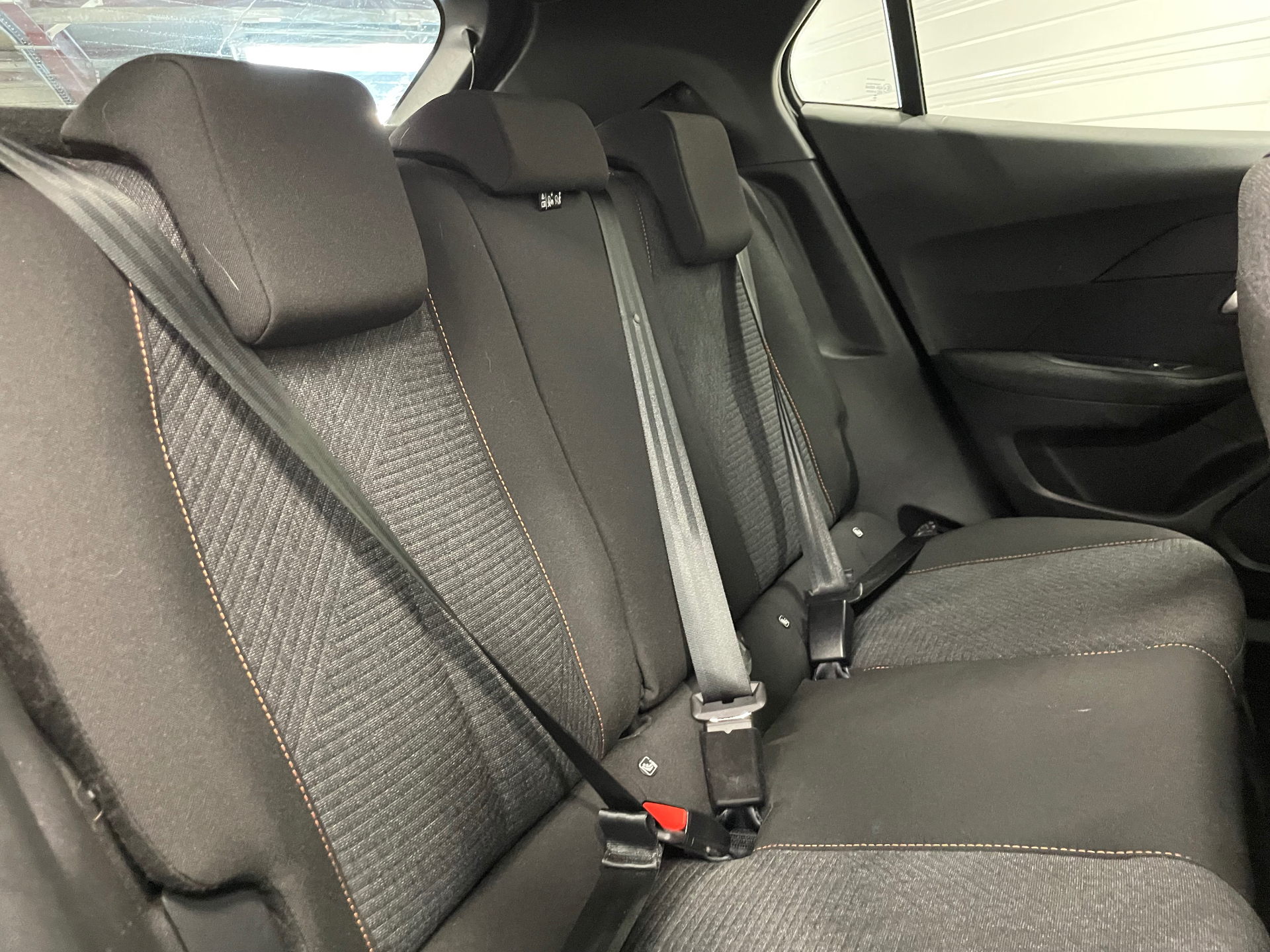 PEUGEOT 2008 STYLE HYBRID 145 CH E-DCS6
