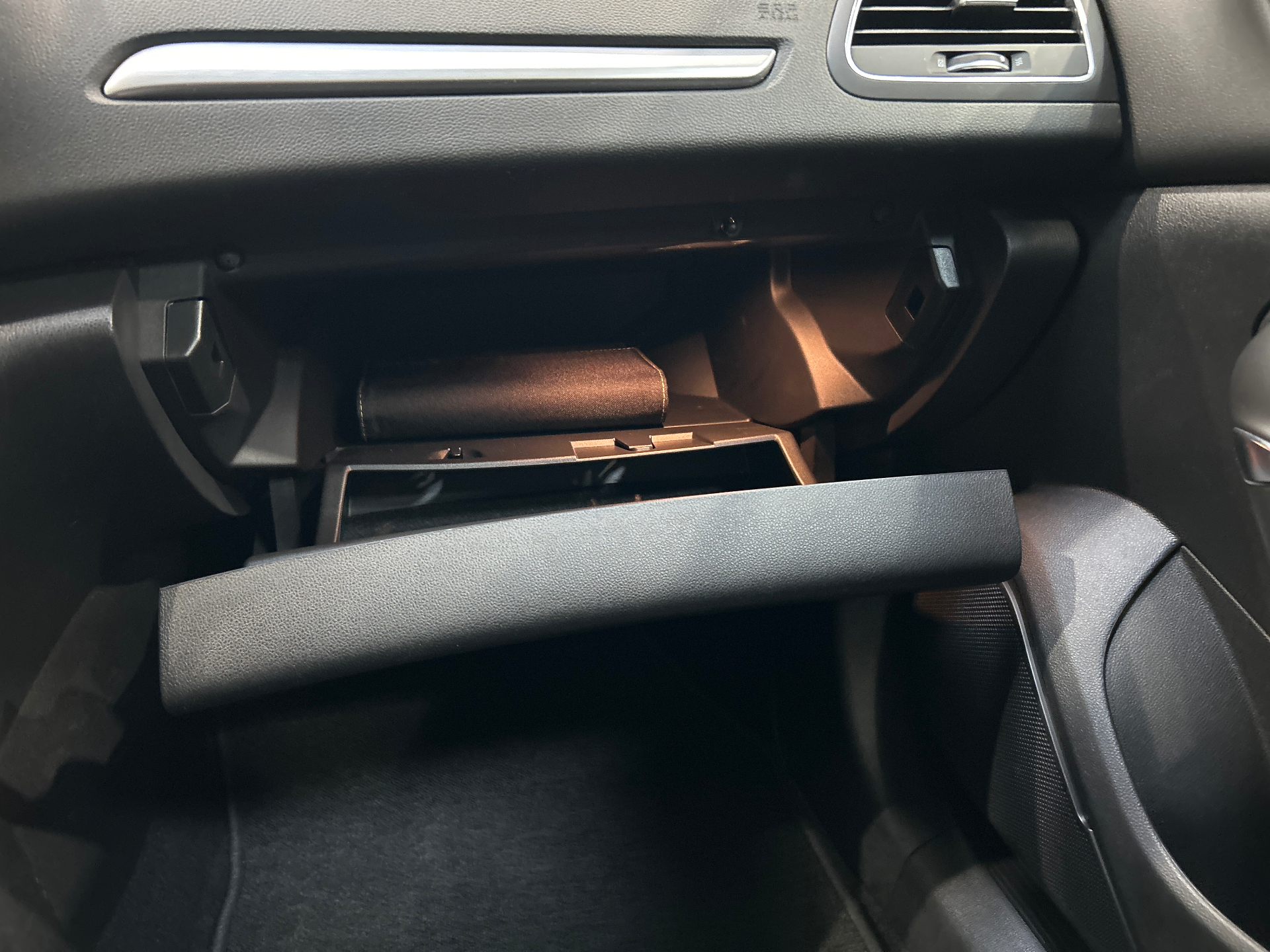 RENAULT MEGANE IV BERLINE TCe 140 EDC FAP - 20 Business Intens