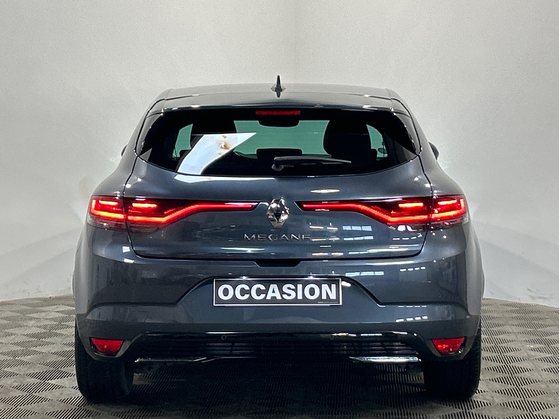 RENAULT MEGANE IV BERLINE TCe 140 EDC FAP - 20 Business Intens