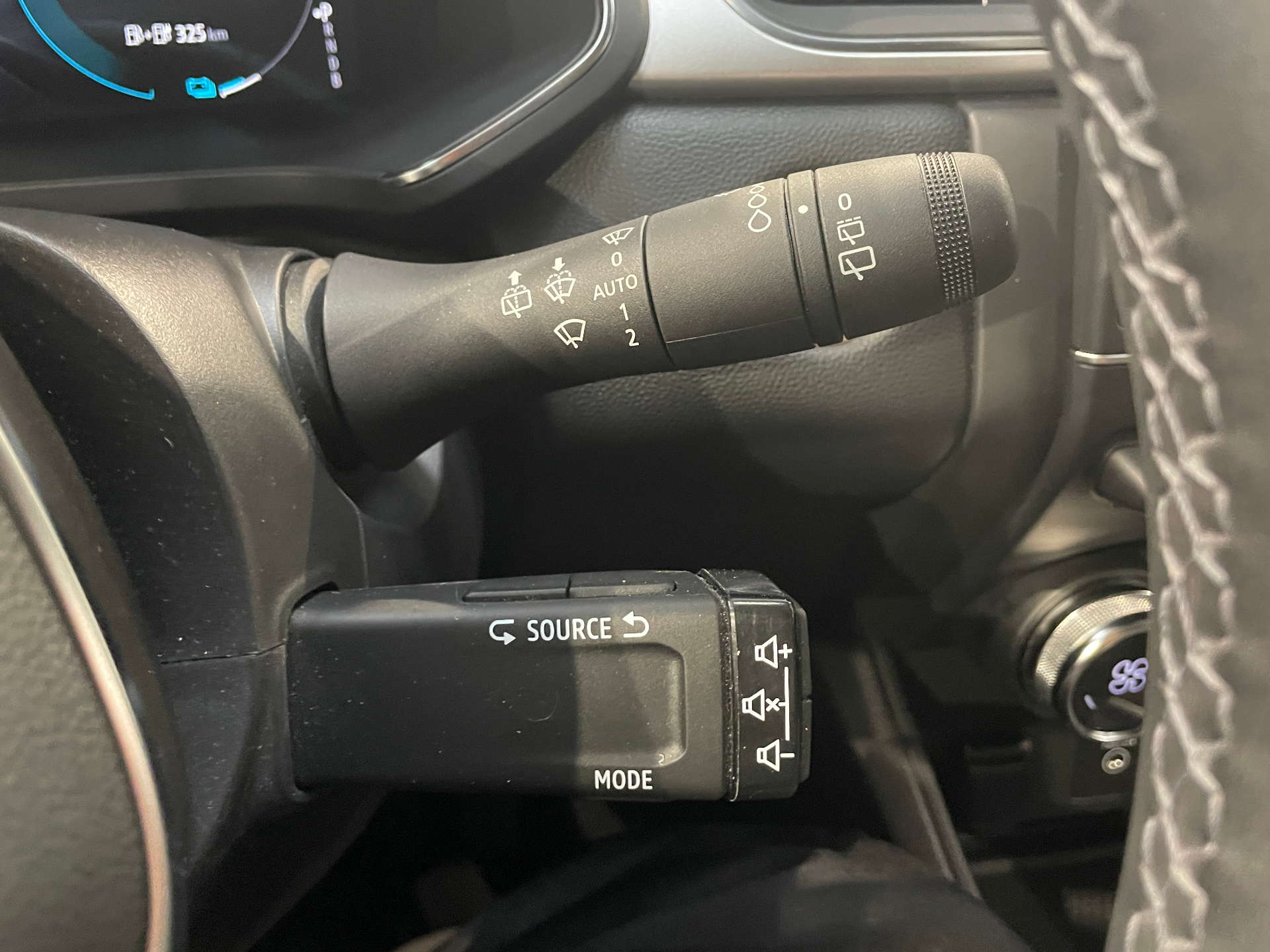 RENAULT  CAPTUR E-Tech hybride rechargeable 160 Techno