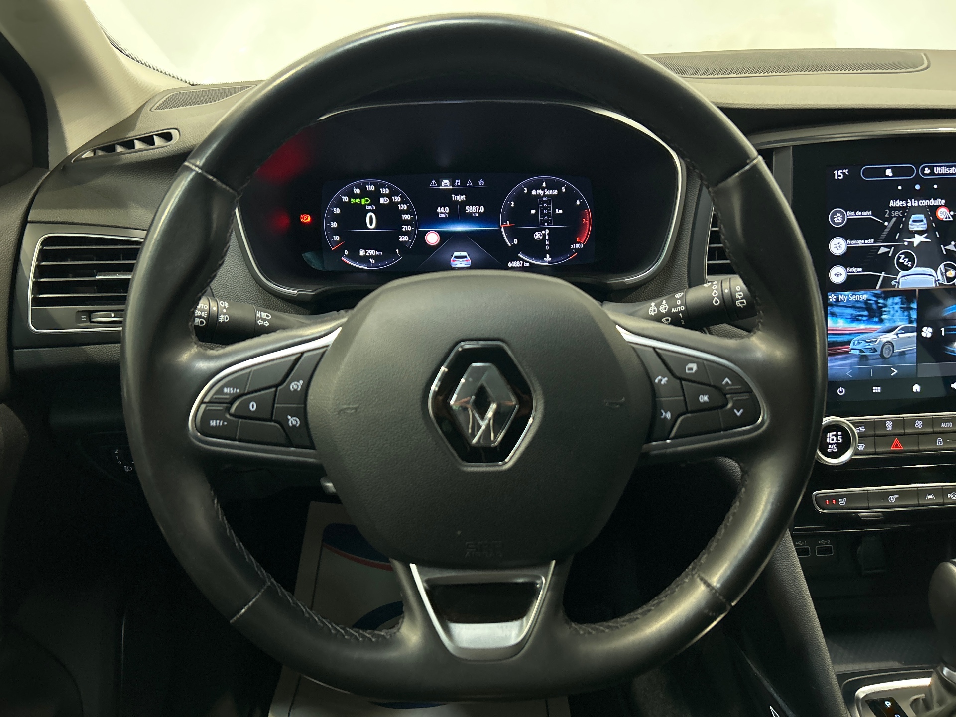 RENAULT MEGANE IV BERLINE TCe 140 EDC FAP - 20 Business Intens