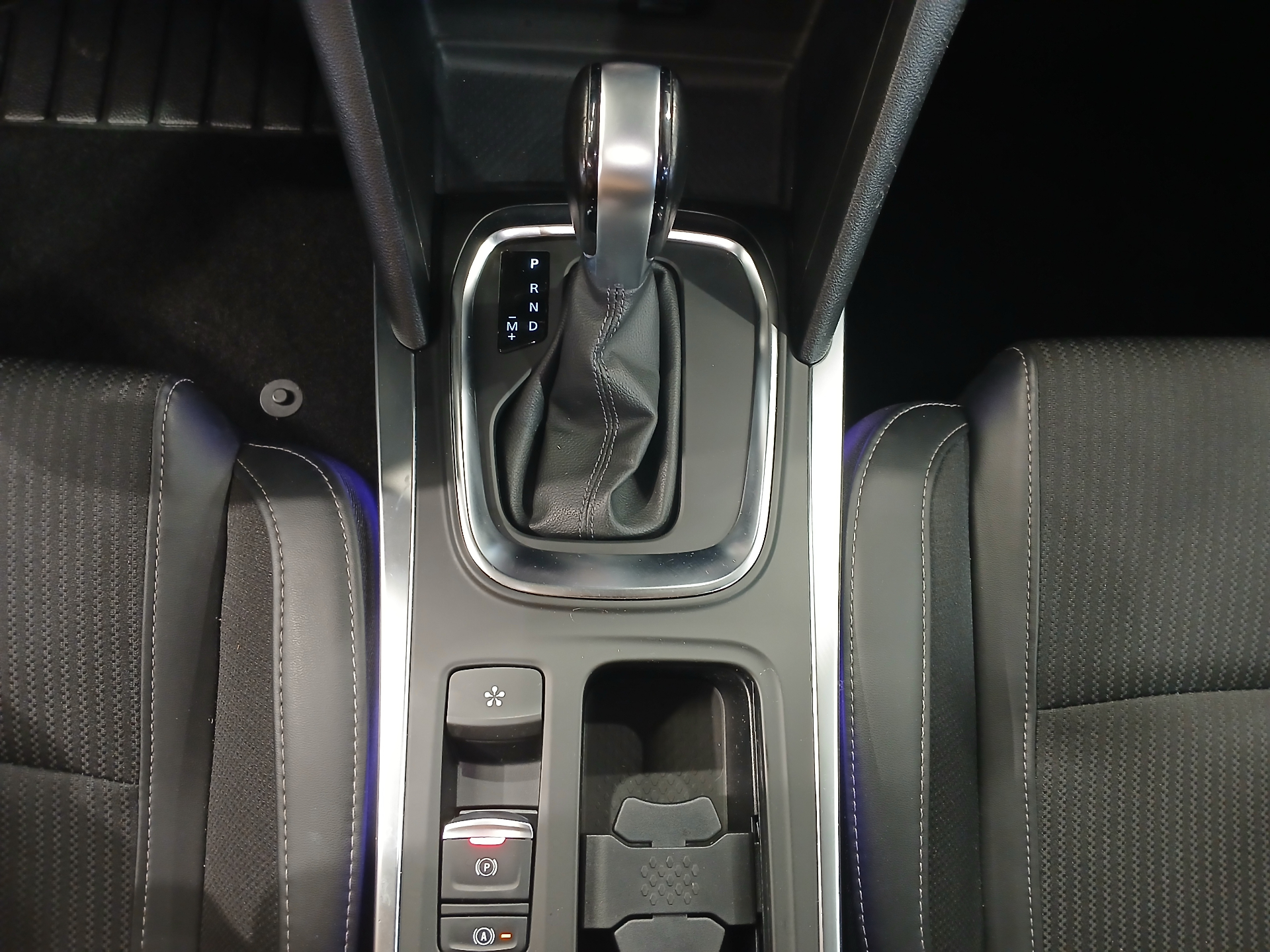 RENAULT MEGANE IV ESTATE Blue dCi 115 EDC - 21N Intens