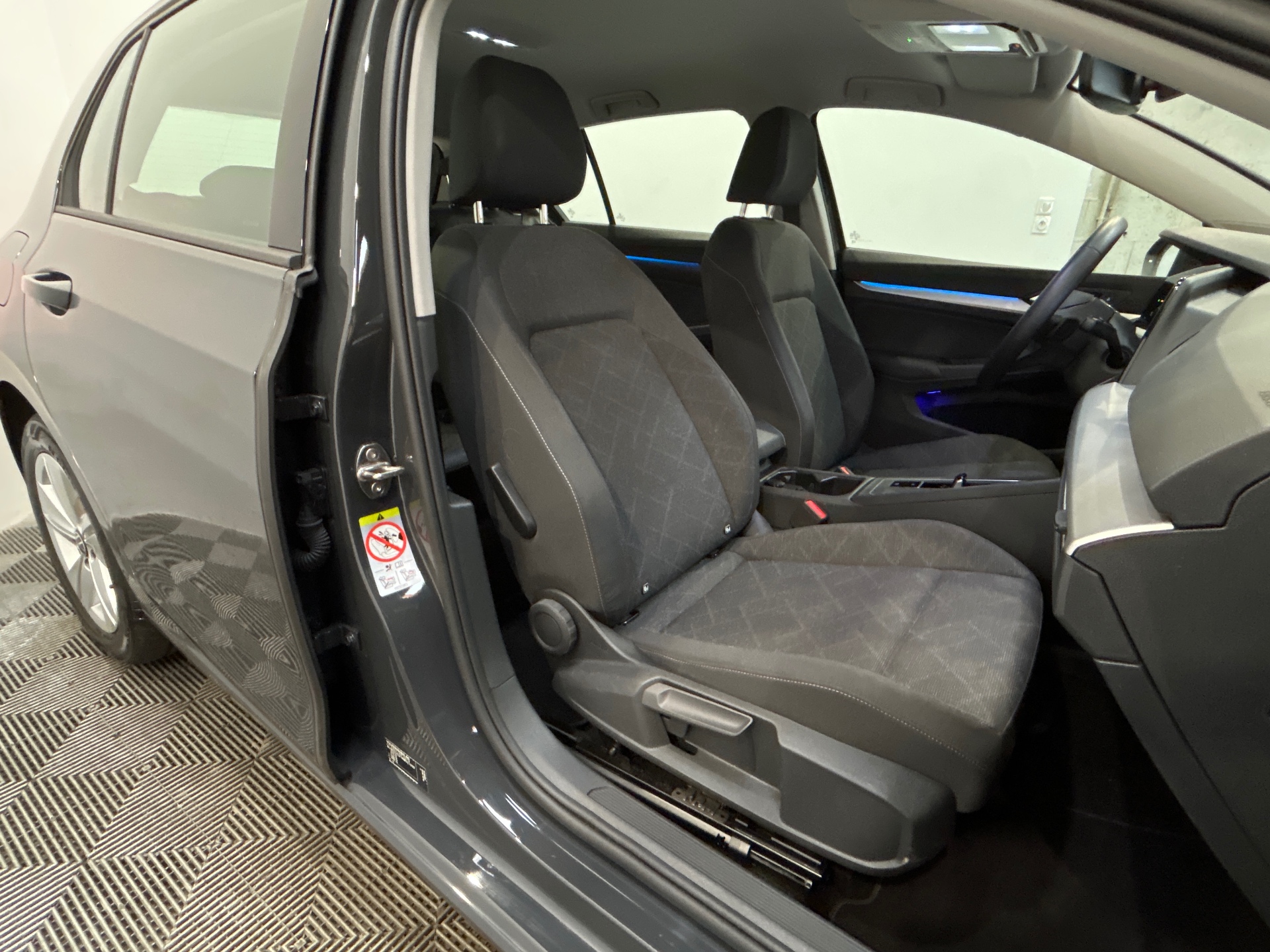 VOLKSWAGEN GOLF 1.0 eTSI OPF 110 DSG7 Life Business
