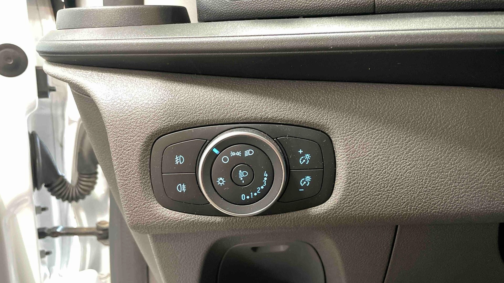 FORD TRANSIT CUSTOM FOURGON 280 L1H1 2.0 ECOBLUE 130 BVA TREND BUSINESS