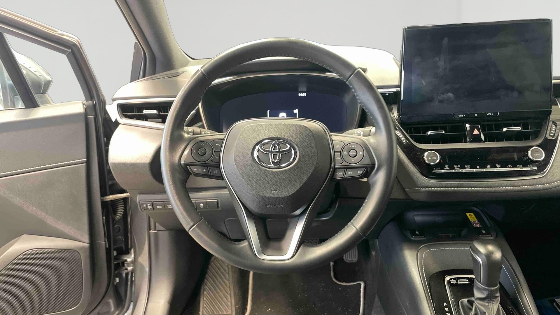 TOYOTA COROLLA HYBRIDE 140ch Design