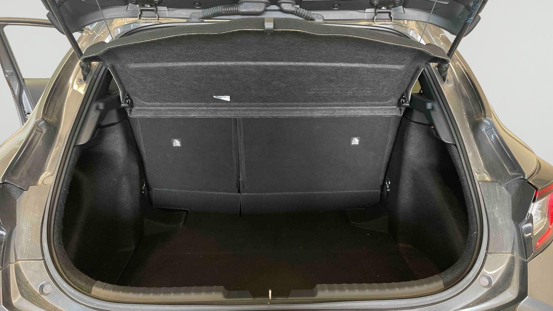 TOYOTA COROLLA HYBRIDE 140ch Design