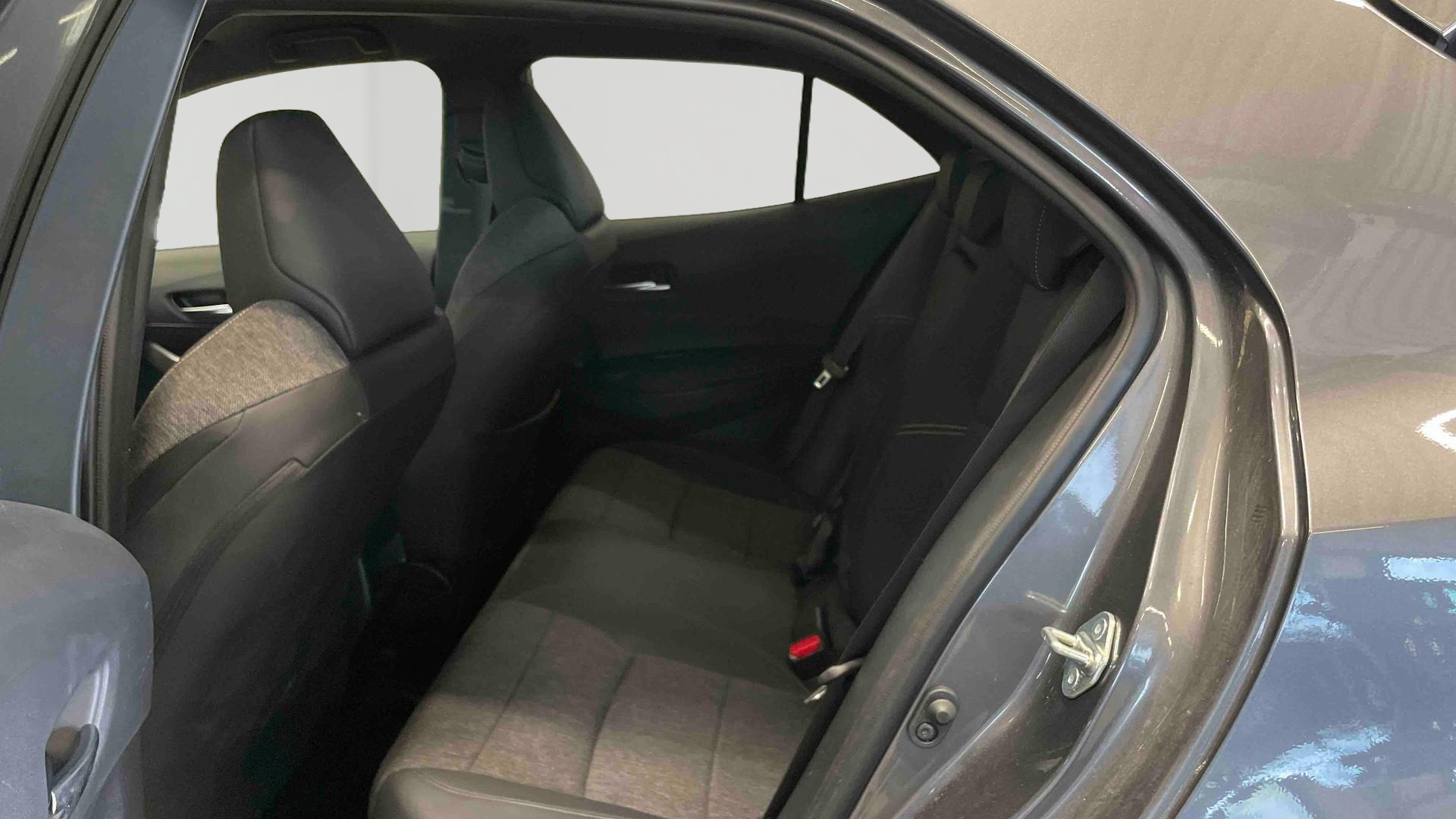 TOYOTA COROLLA HYBRIDE 140ch Design