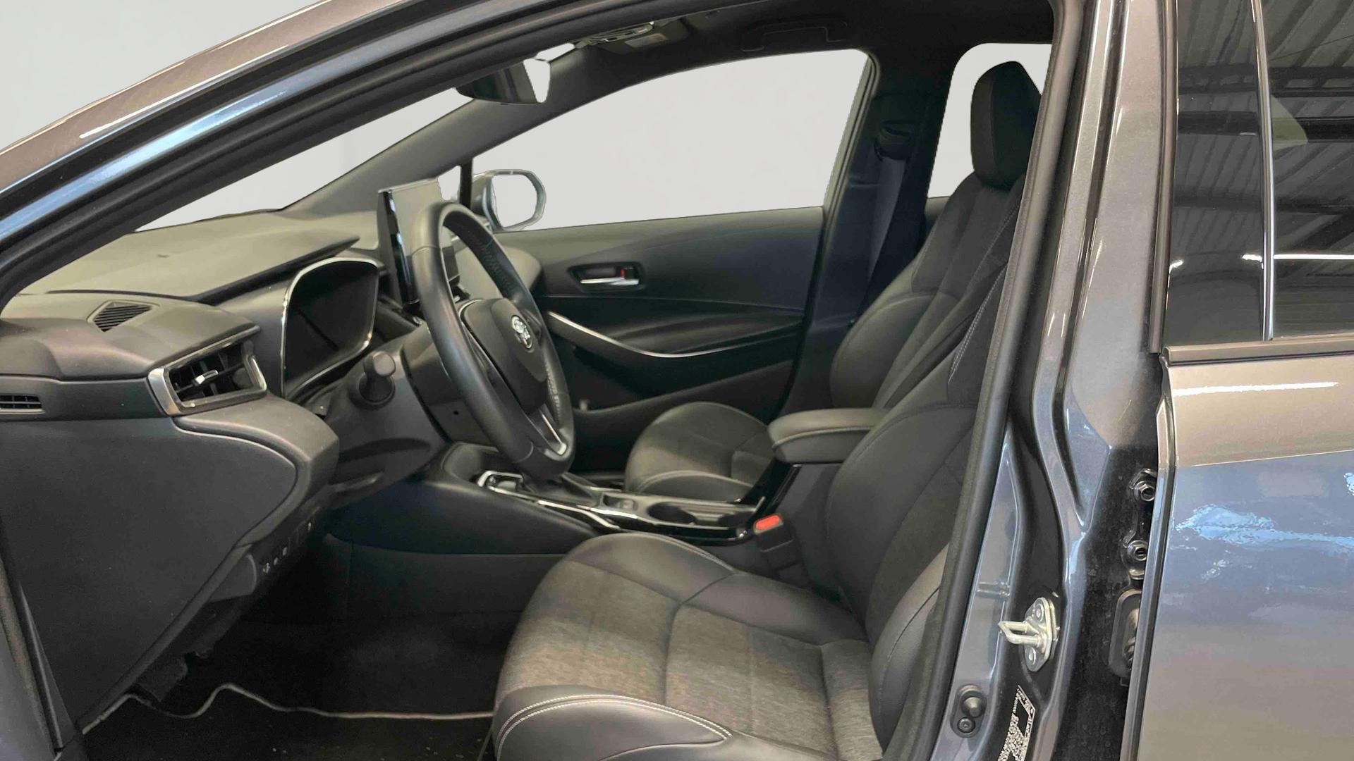 TOYOTA COROLLA HYBRIDE 140ch Design