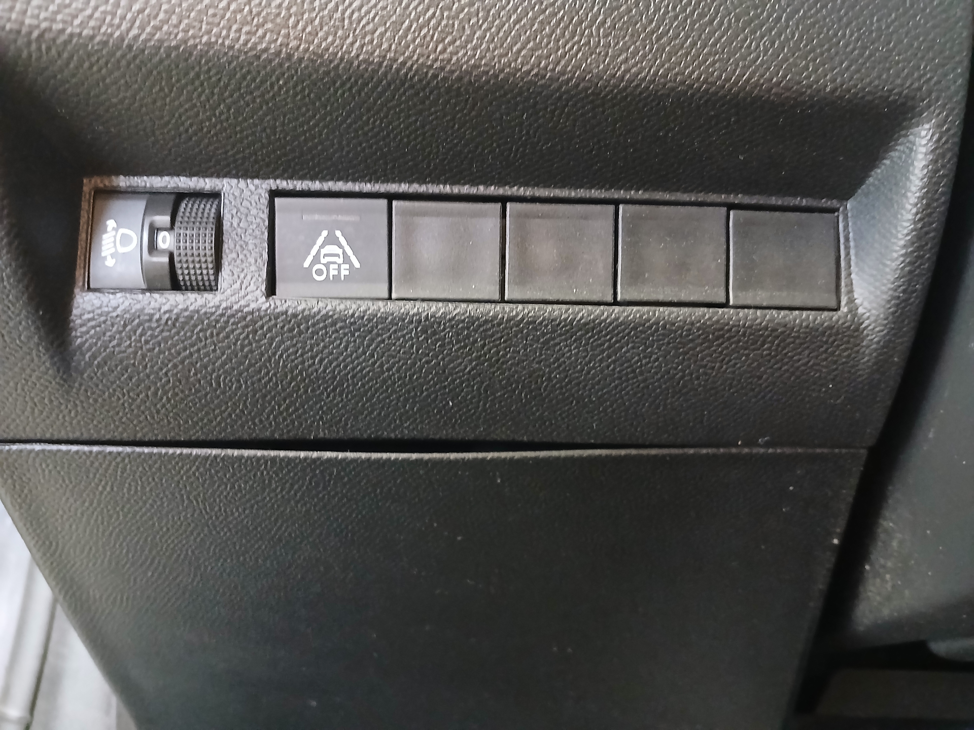 PEUGEOT 208 ALLURE PURETECH 100 BVM