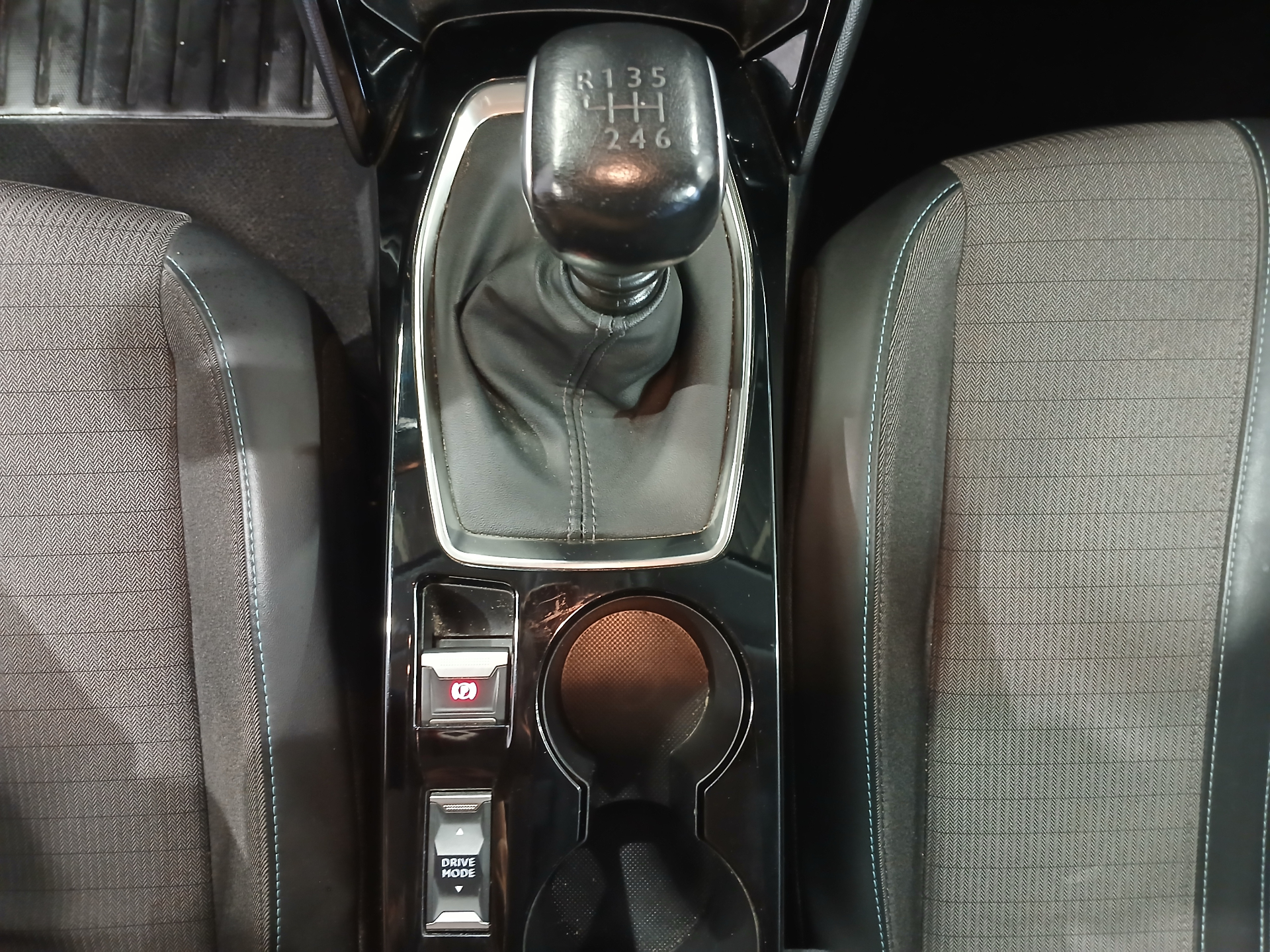 PEUGEOT 208 ALLURE PURETECH 100 BVM