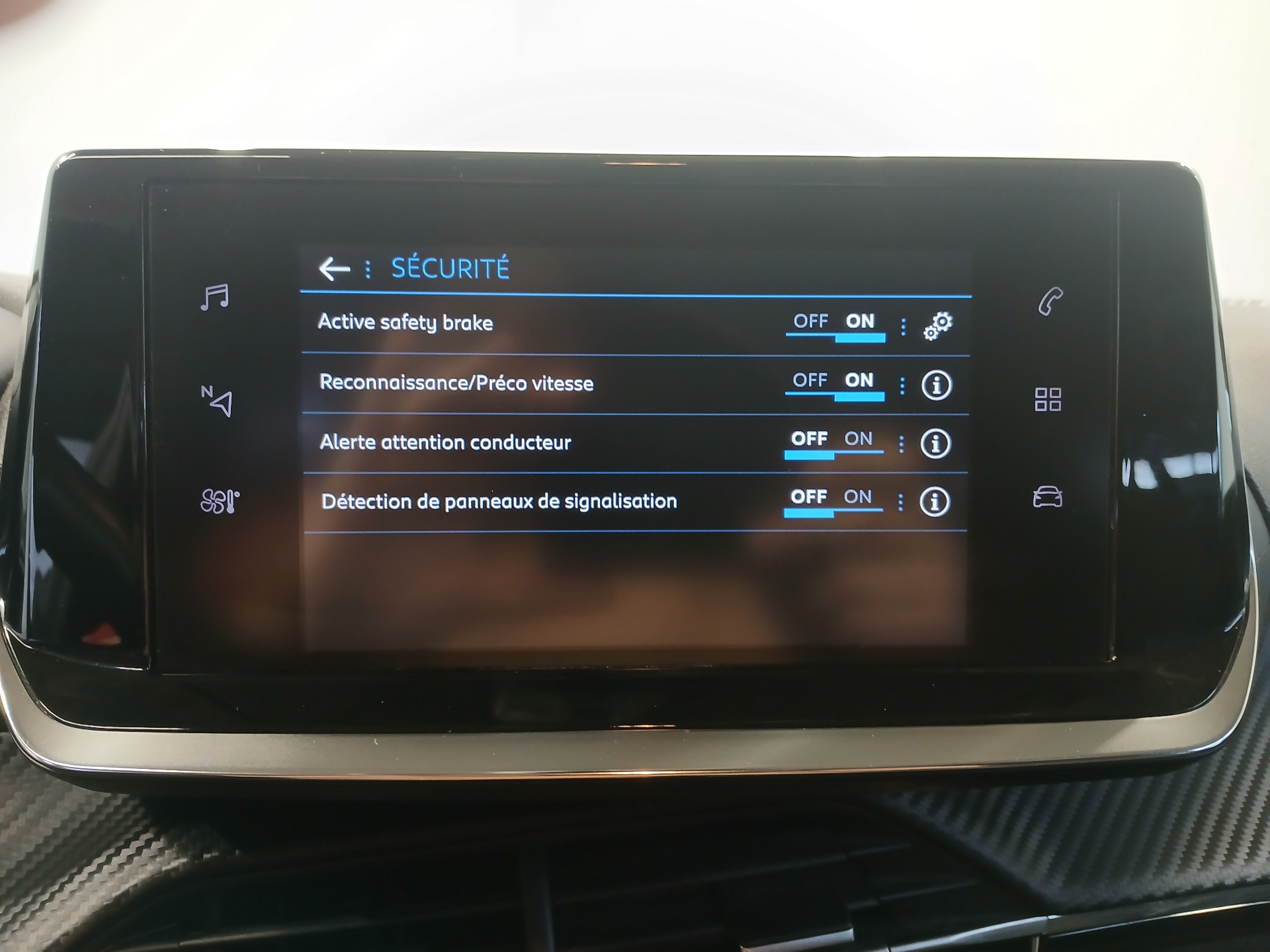 PEUGEOT 208 ALLURE PURETECH 100 BVM
