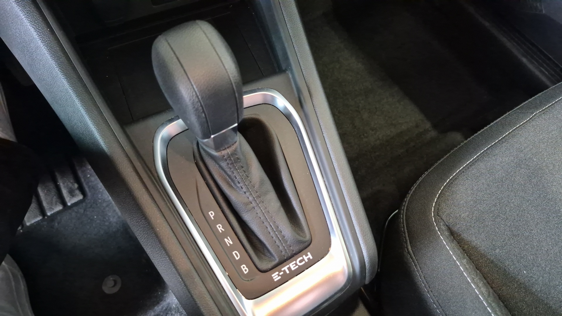 RENAULT CAPTUR E-Tech full hybrid 145 Equilibre