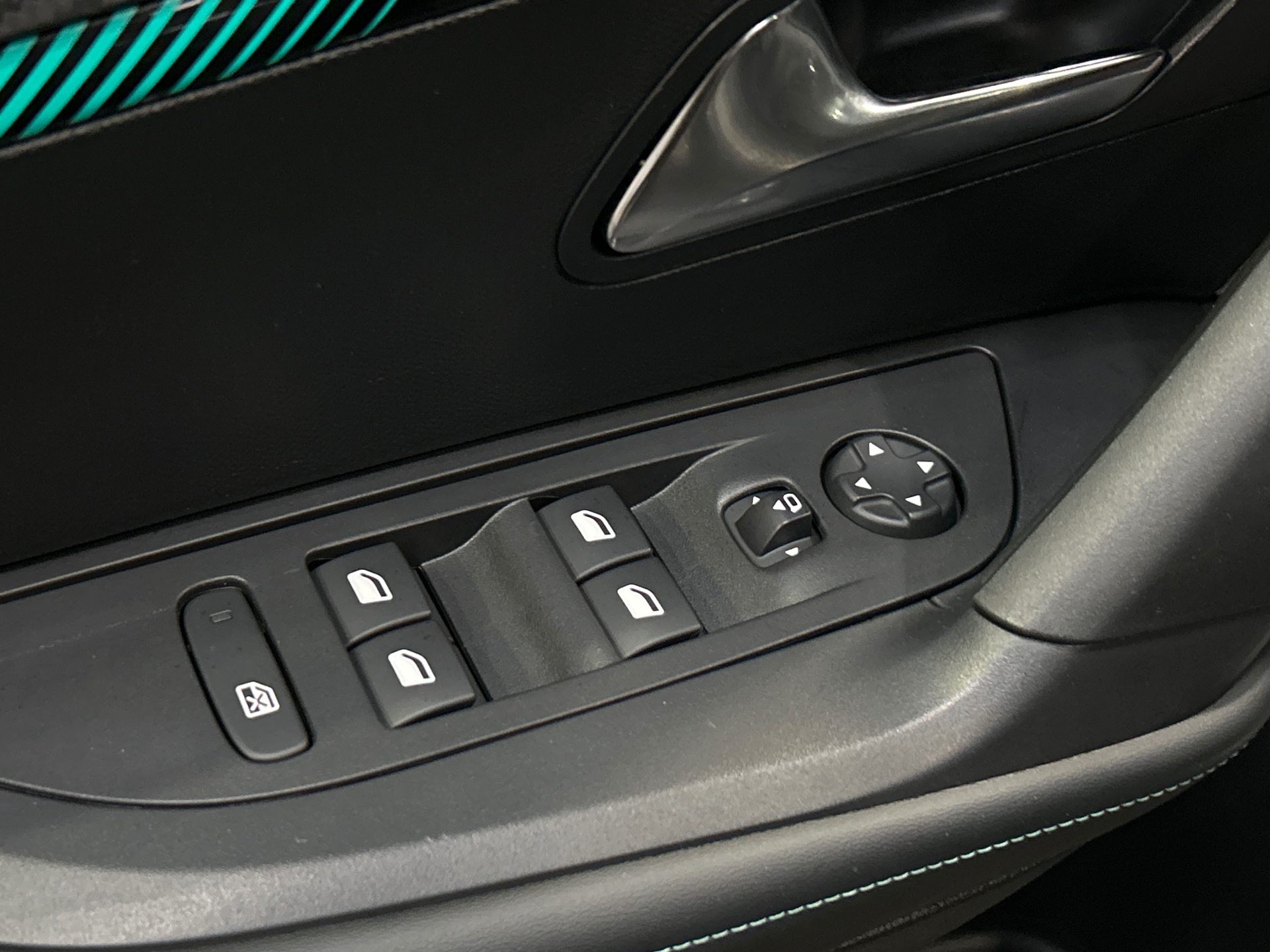 PEUGEOT 2008 PureTech 130 S&S BVM6 Allure Pack