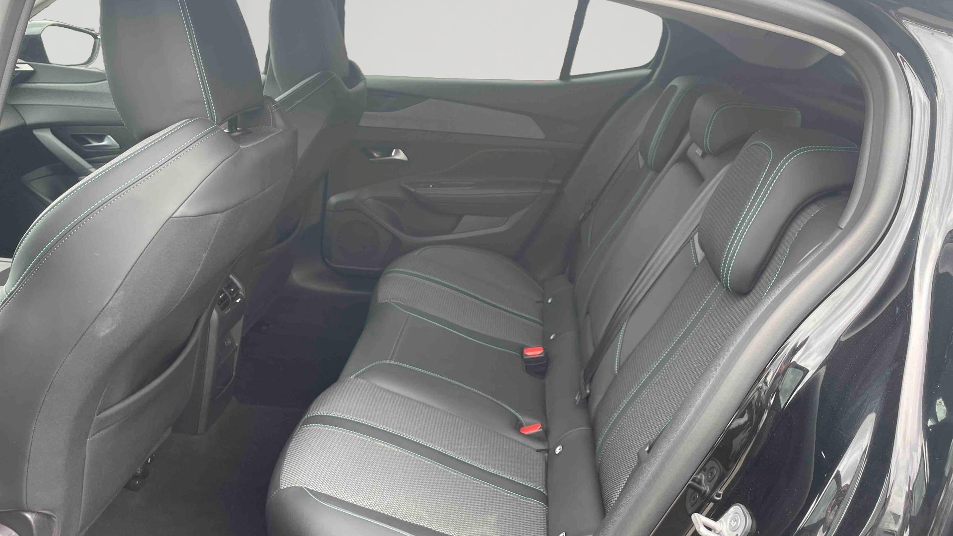 PEUGEOT 408 Hybrid 136 e-DCS6 Allure