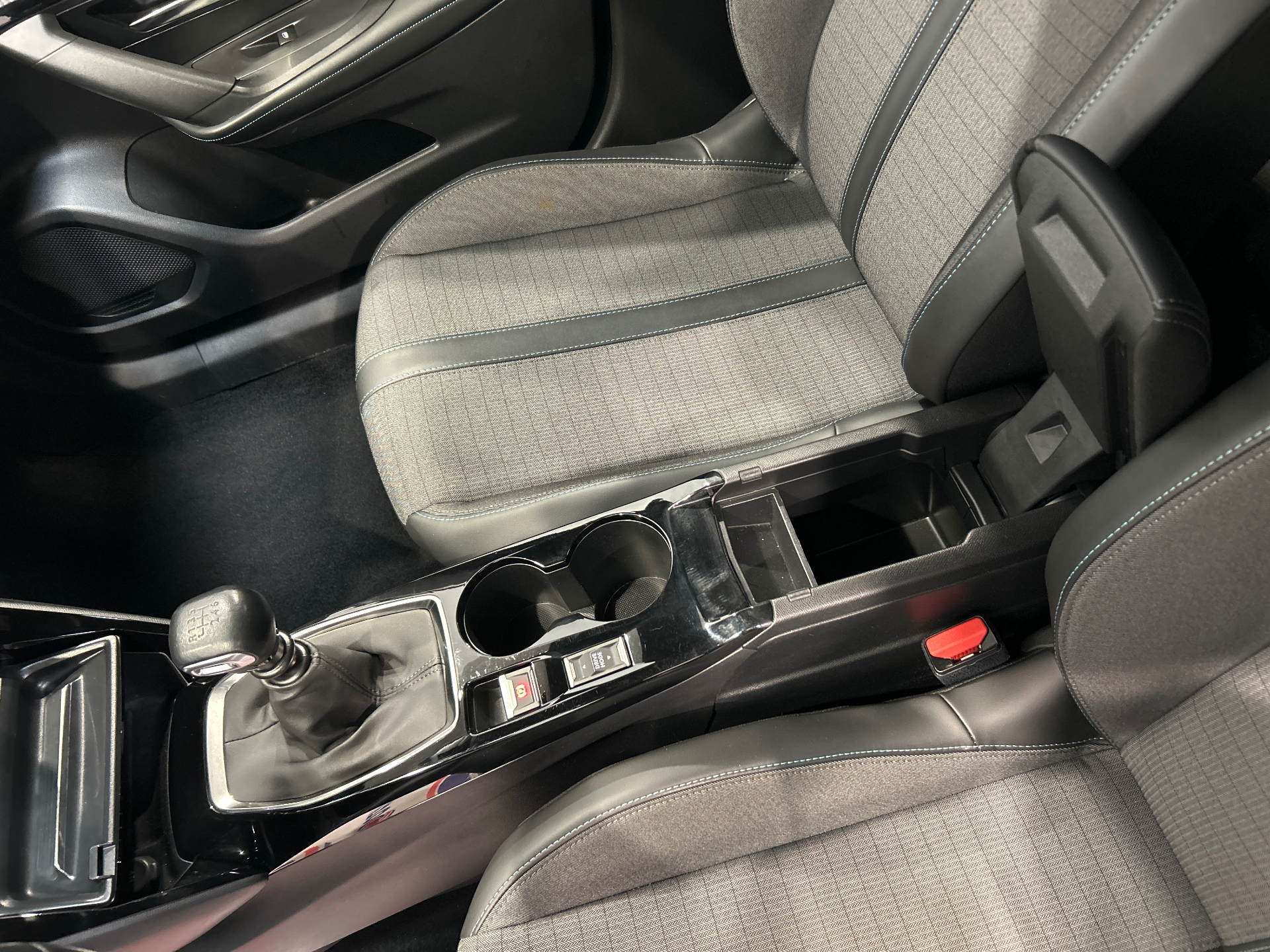 PEUGEOT 2008 PureTech 130 S&S BVM6 Allure Pack