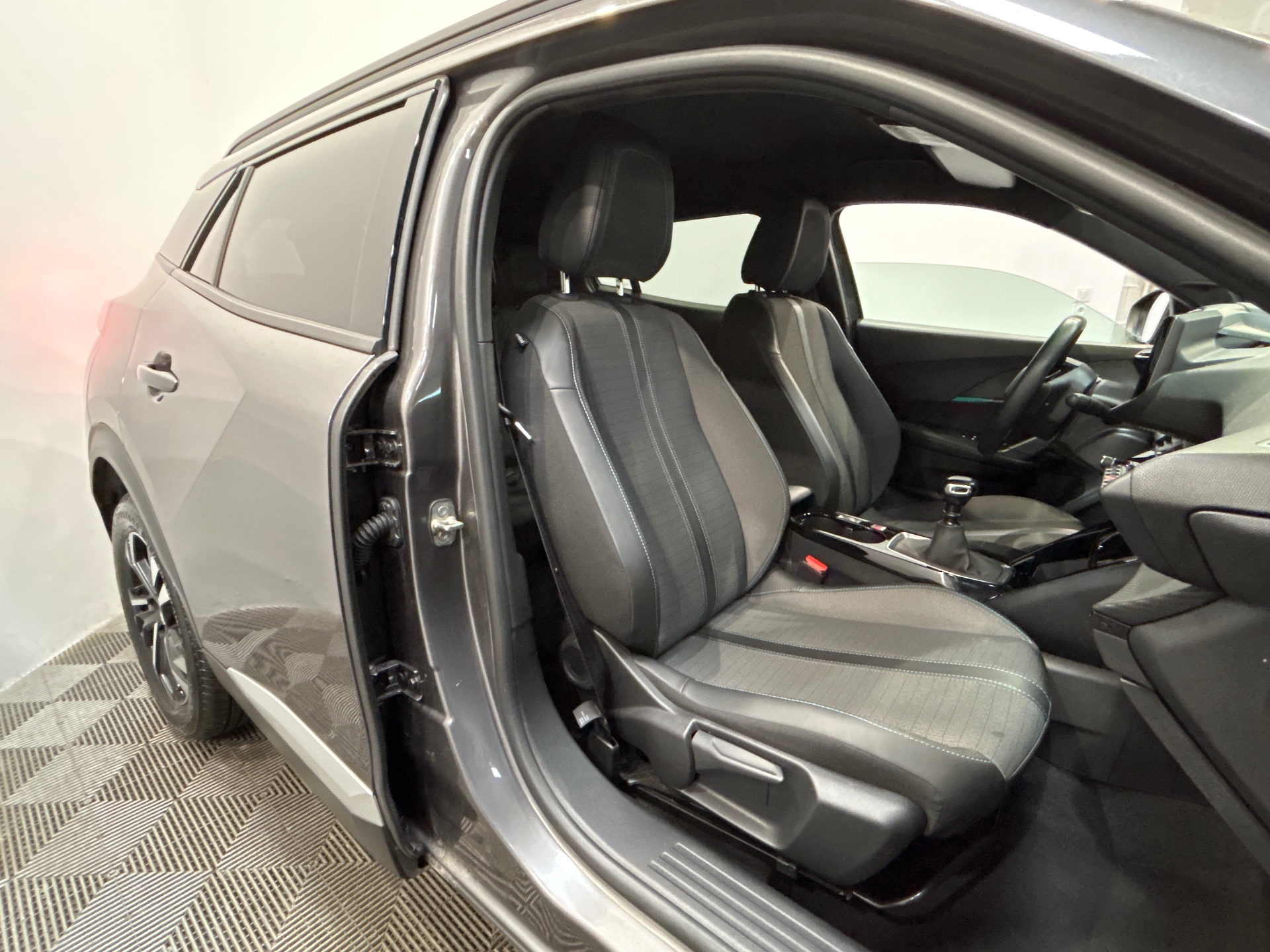 PEUGEOT 2008 PureTech 130 S&S BVM6 Allure Pack