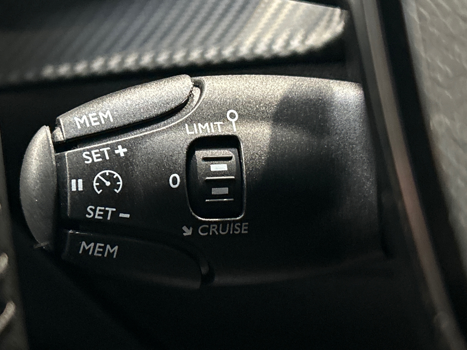 PEUGEOT 2008 PureTech 130 S&S BVM6 Allure Pack