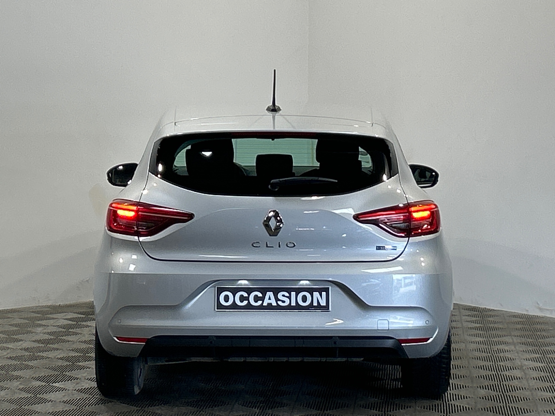RENAULT CLIO V E-Tech HYBRIDE 140 - 21 Business - 5P