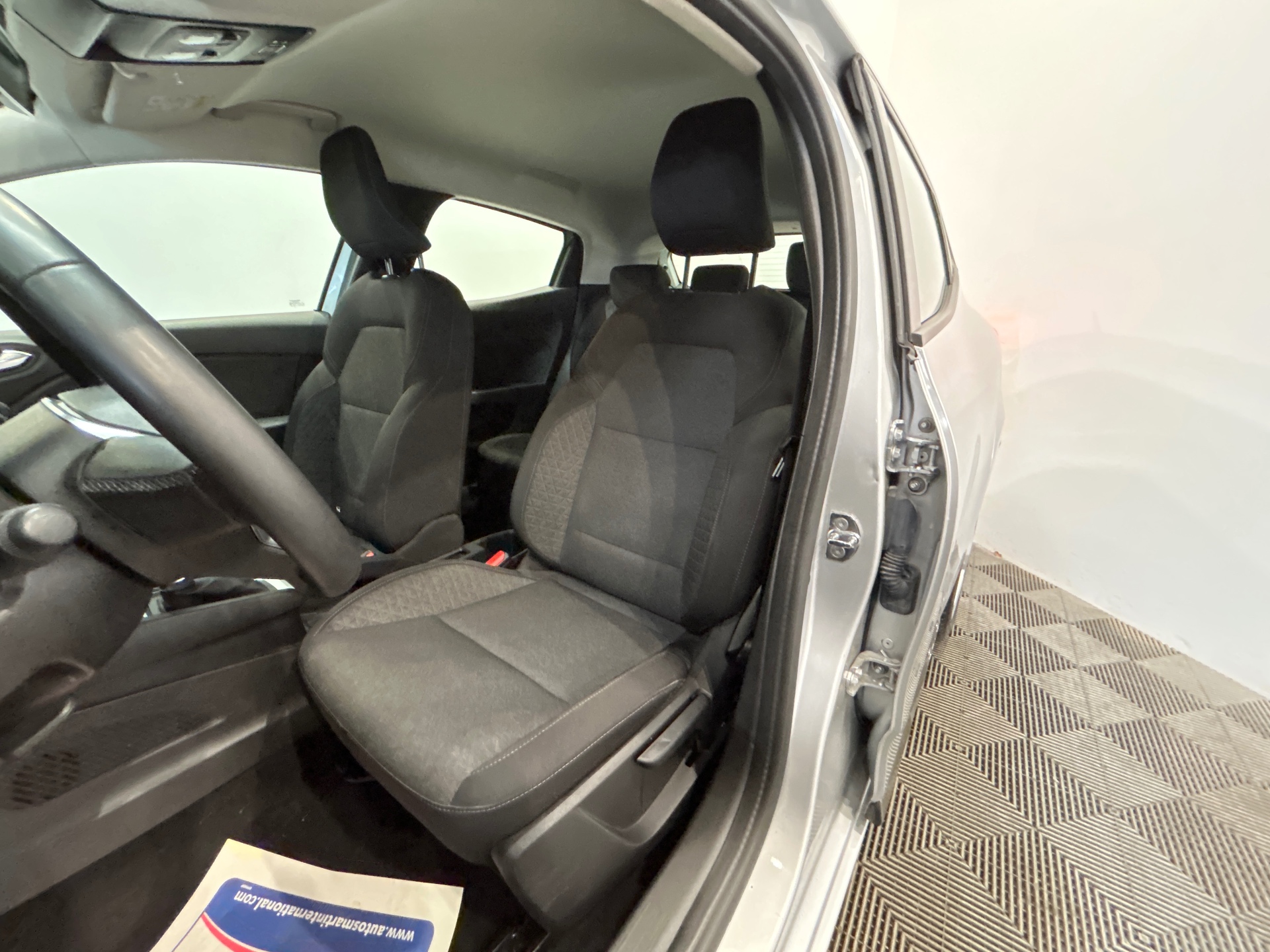 RENAULT CLIO V E-Tech HYBRIDE 140 - 21 Business - 5P
