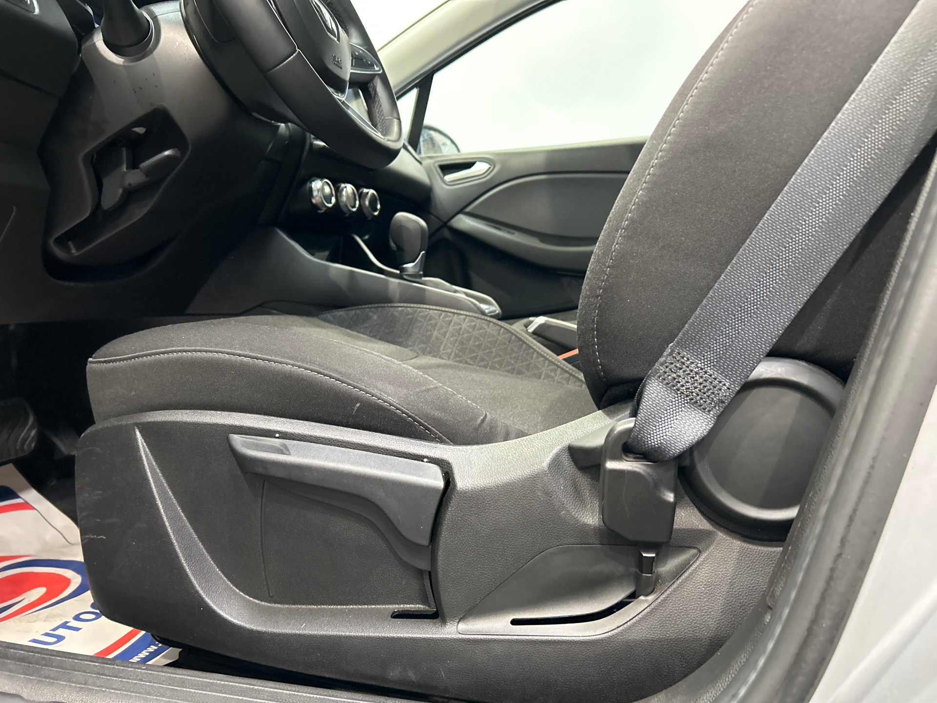 RENAULT CLIO V E-Tech HYBRIDE 140 - 21 Business - 5P