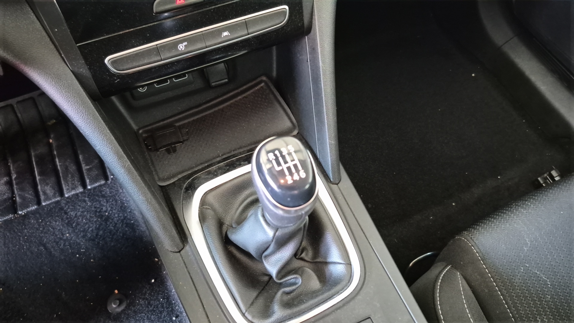 RENAULT MEGANE IV BERLINE Blue dCi 115 - 21N Business