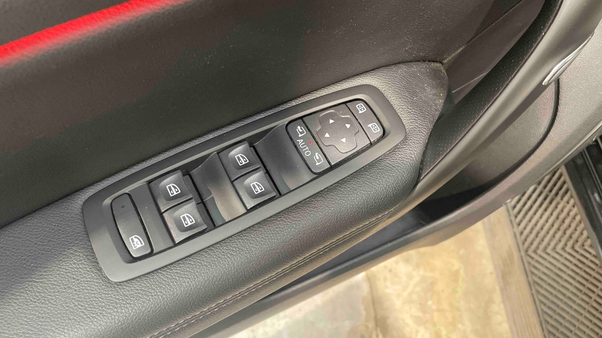 RENAULT MEGANE IV BERLINE Blue dCi 115 EDC - 21B Intens