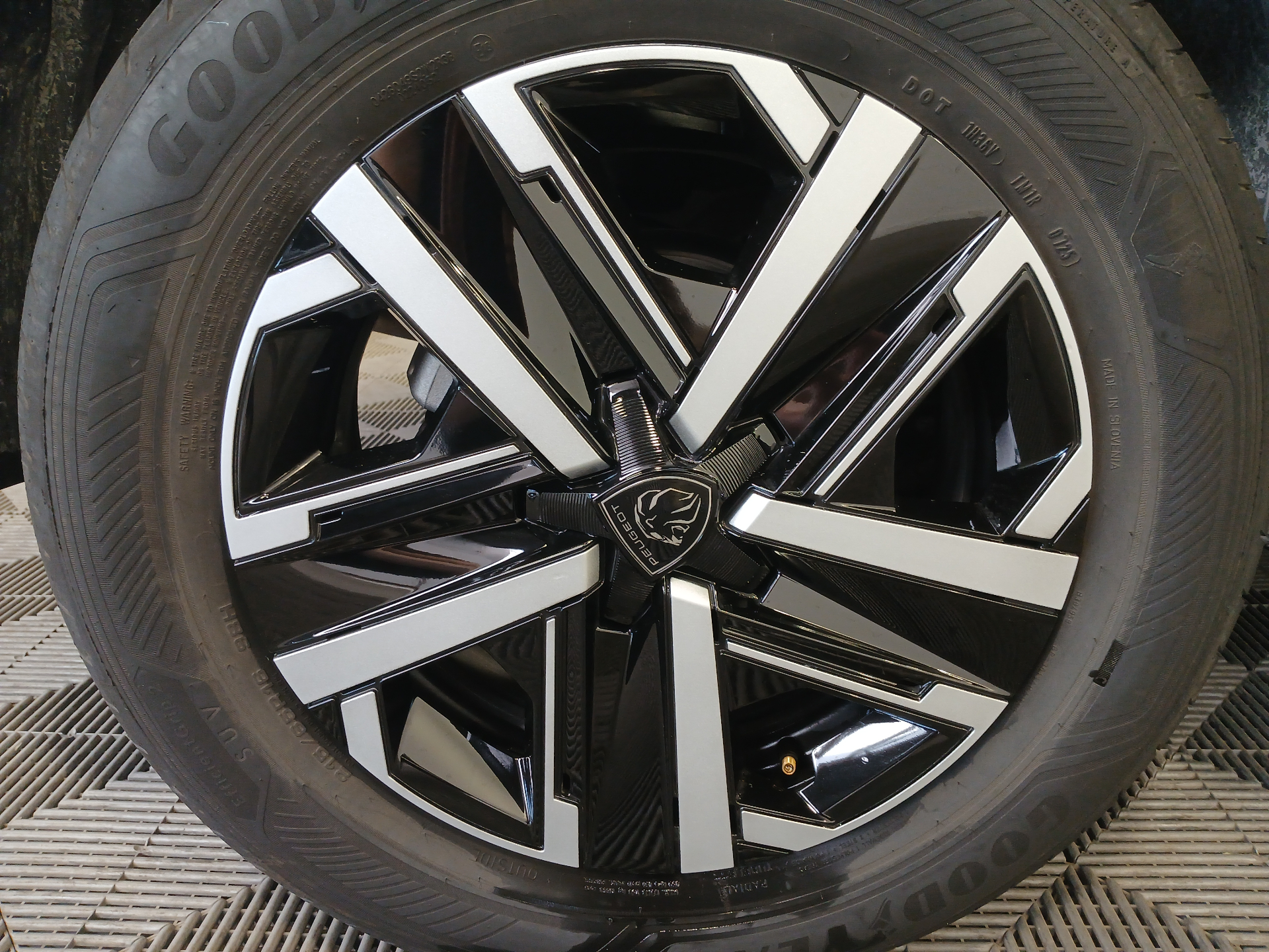 PEUGEOT 2008 Style Hybrid 145 ch e-DCS6