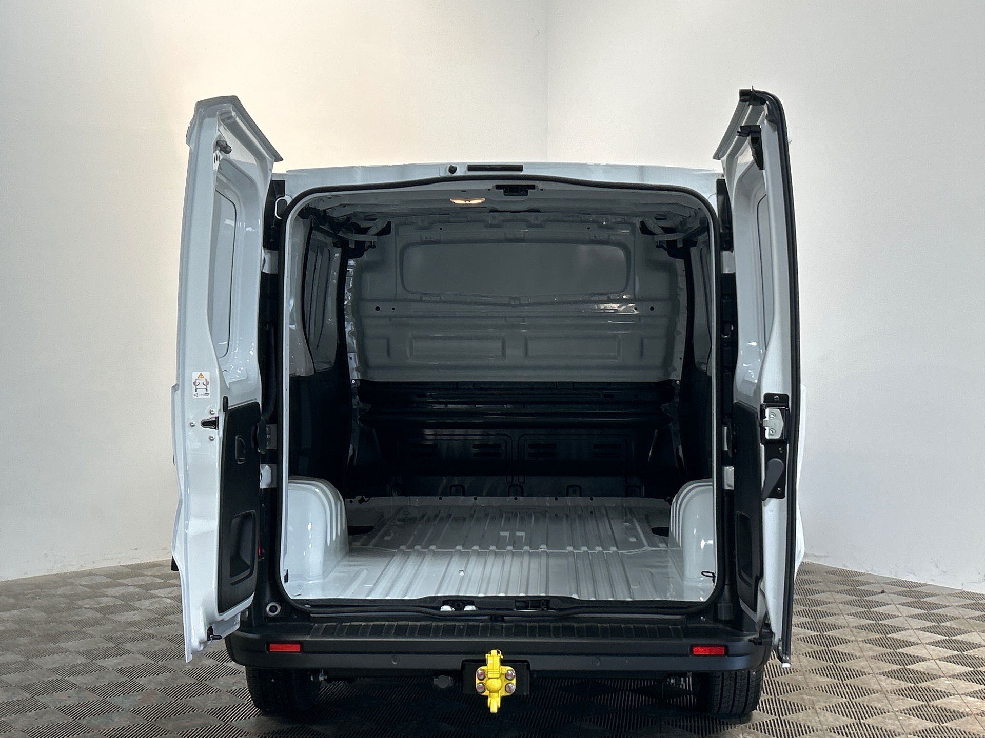 RENAULT TRAFIC FOURGON FG BLUE DCI 130 L1H1 2T8 GSR2 ADVANCE