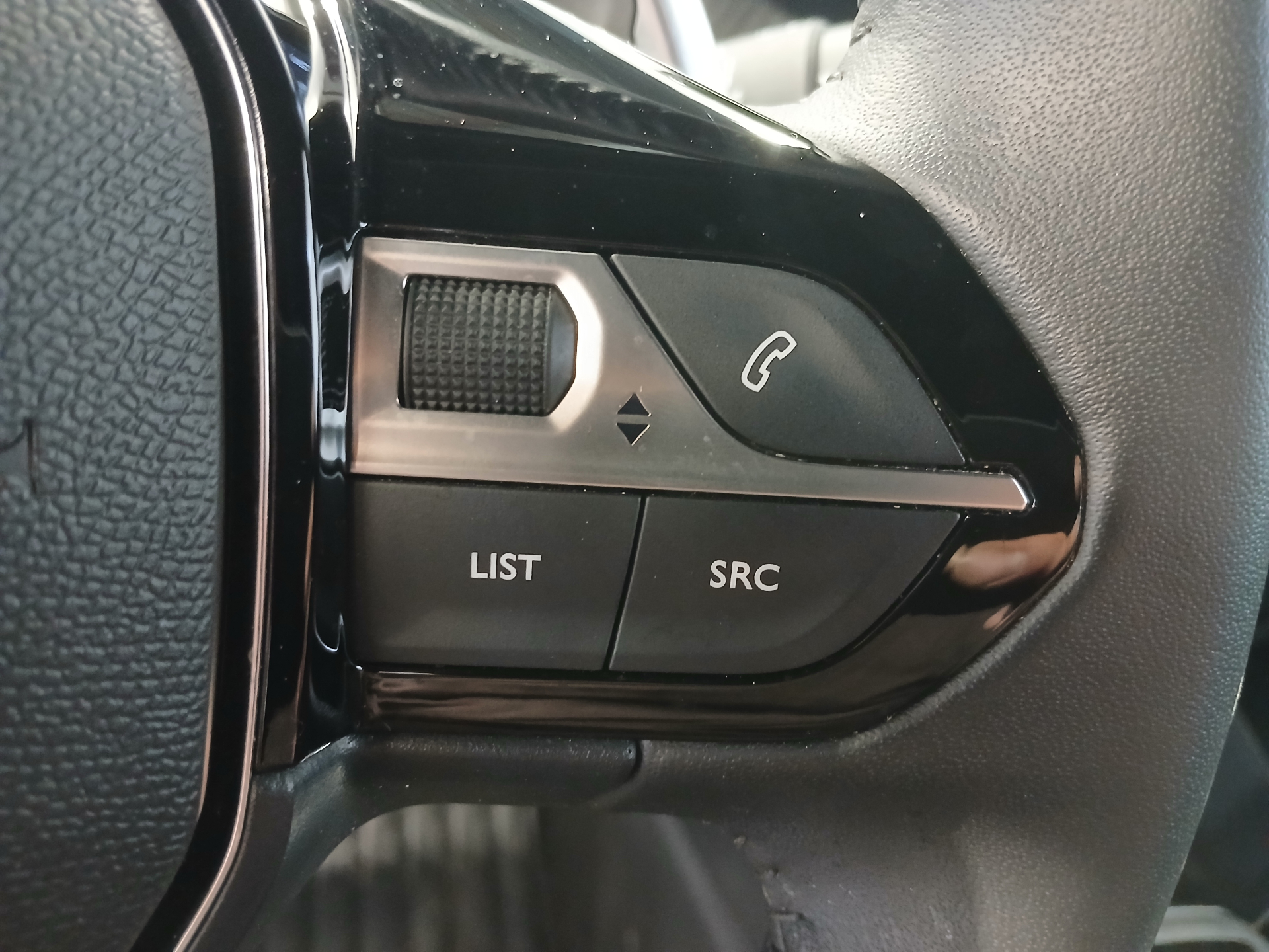 PEUGEOT 2008 Style Hybrid 145 ch e-DCS6