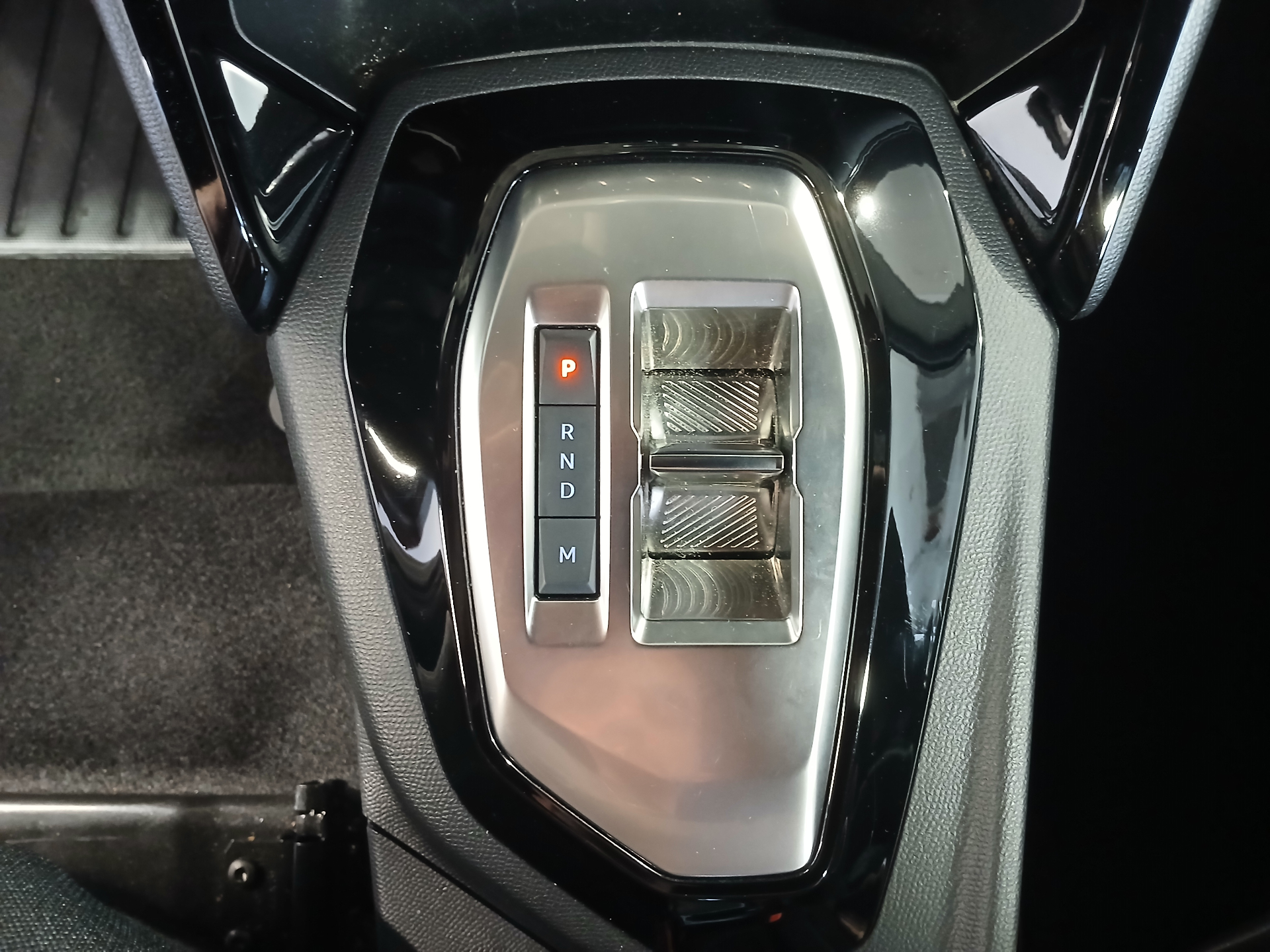 PEUGEOT 2008 Style Hybrid 145 ch e-DCS6