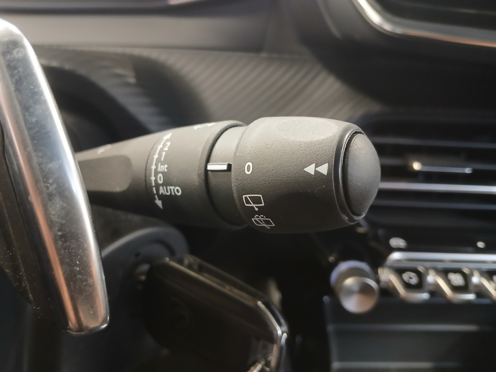 PEUGEOT 2008 Style Hybrid 145 ch e-DCS6